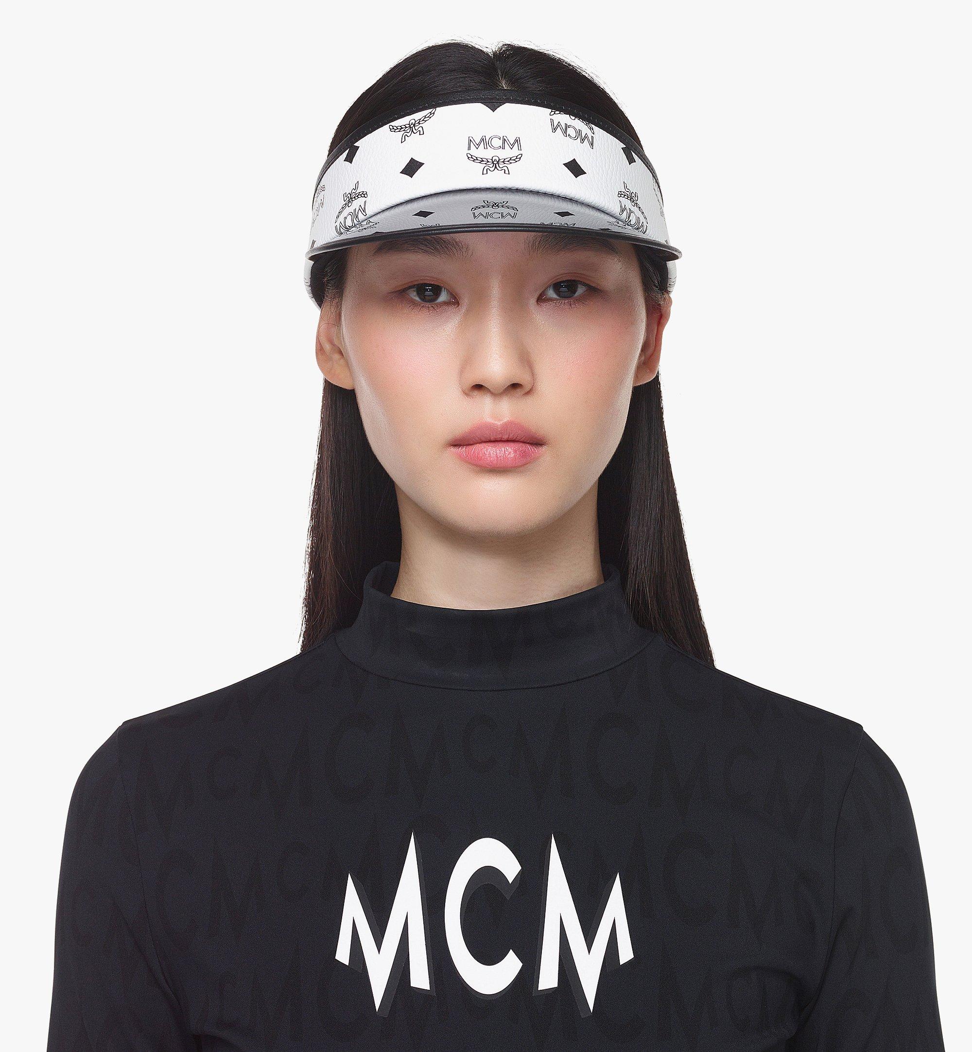 MCM Vinyl Visor in Visetos White MECDAMM02WT001 ほかの角度から見る 3