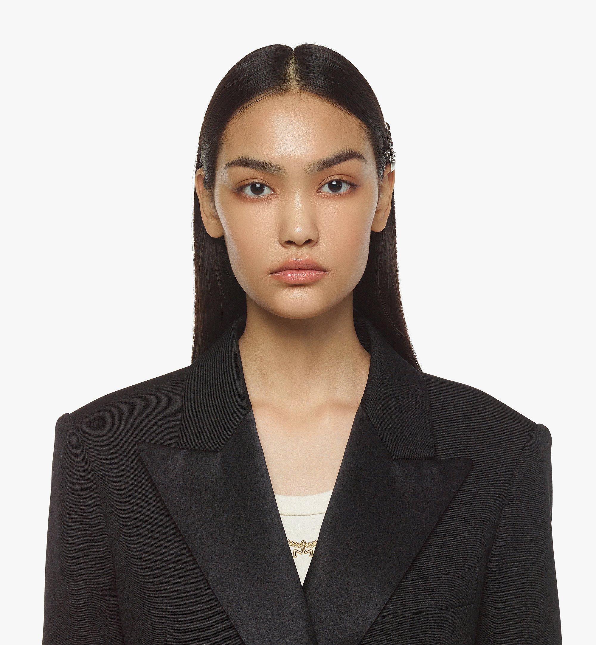 MCM ローレル ロゴ ヘアクリップ Silver MEEESMM05SV001 ほかの角度から見る 2