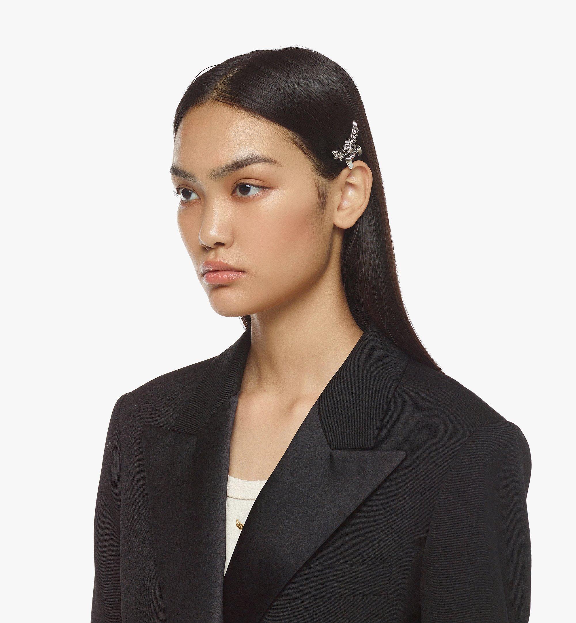 MCM ローレル ロゴ ヘアクリップ Silver MEEESMM05SV001 ほかの角度から見る 2