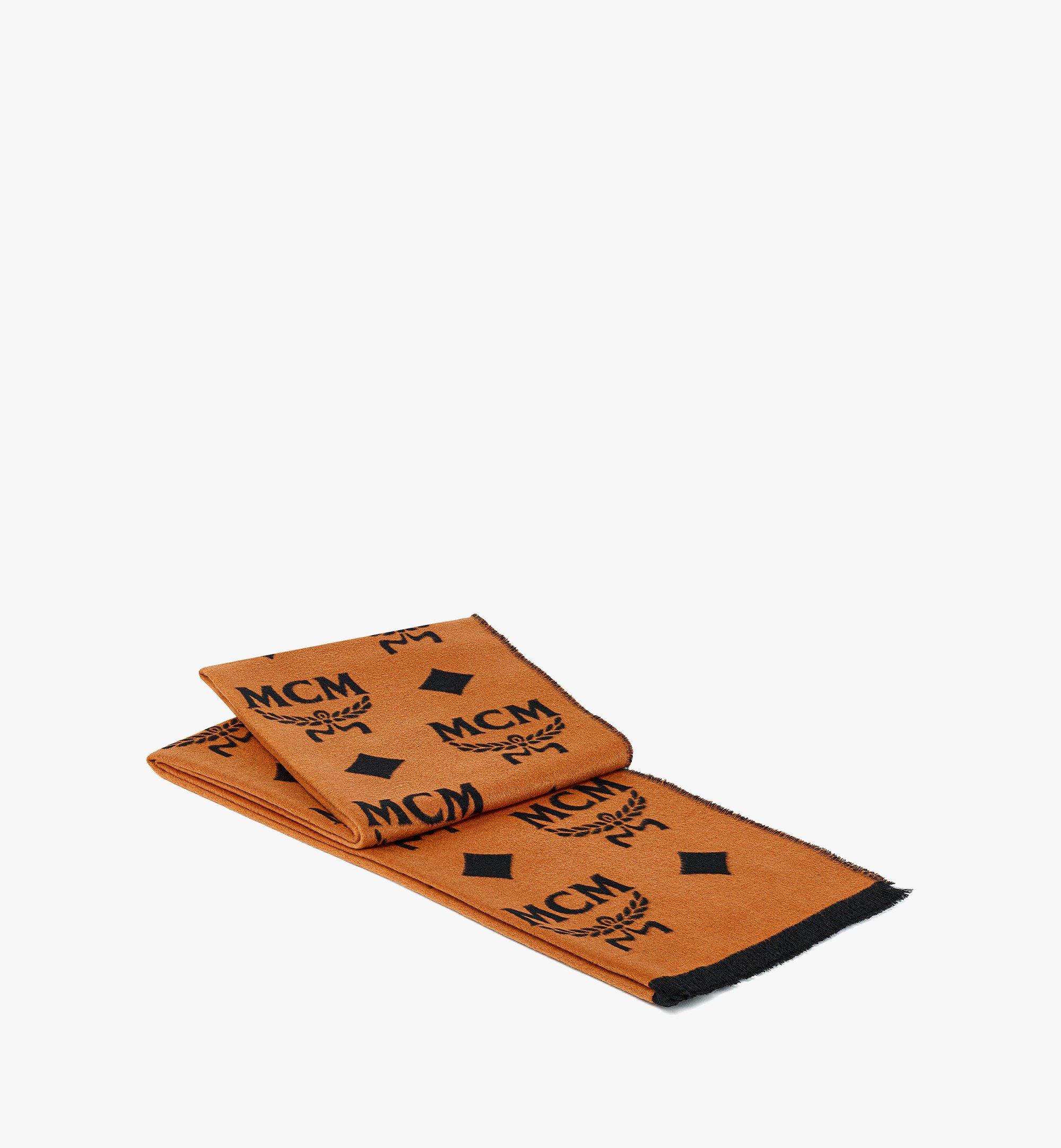 MCM 콘트라스트 모노그램 자카드 Resilk 스톨 Cognac MEFDAMM05CB001 다른 각도 보기 1