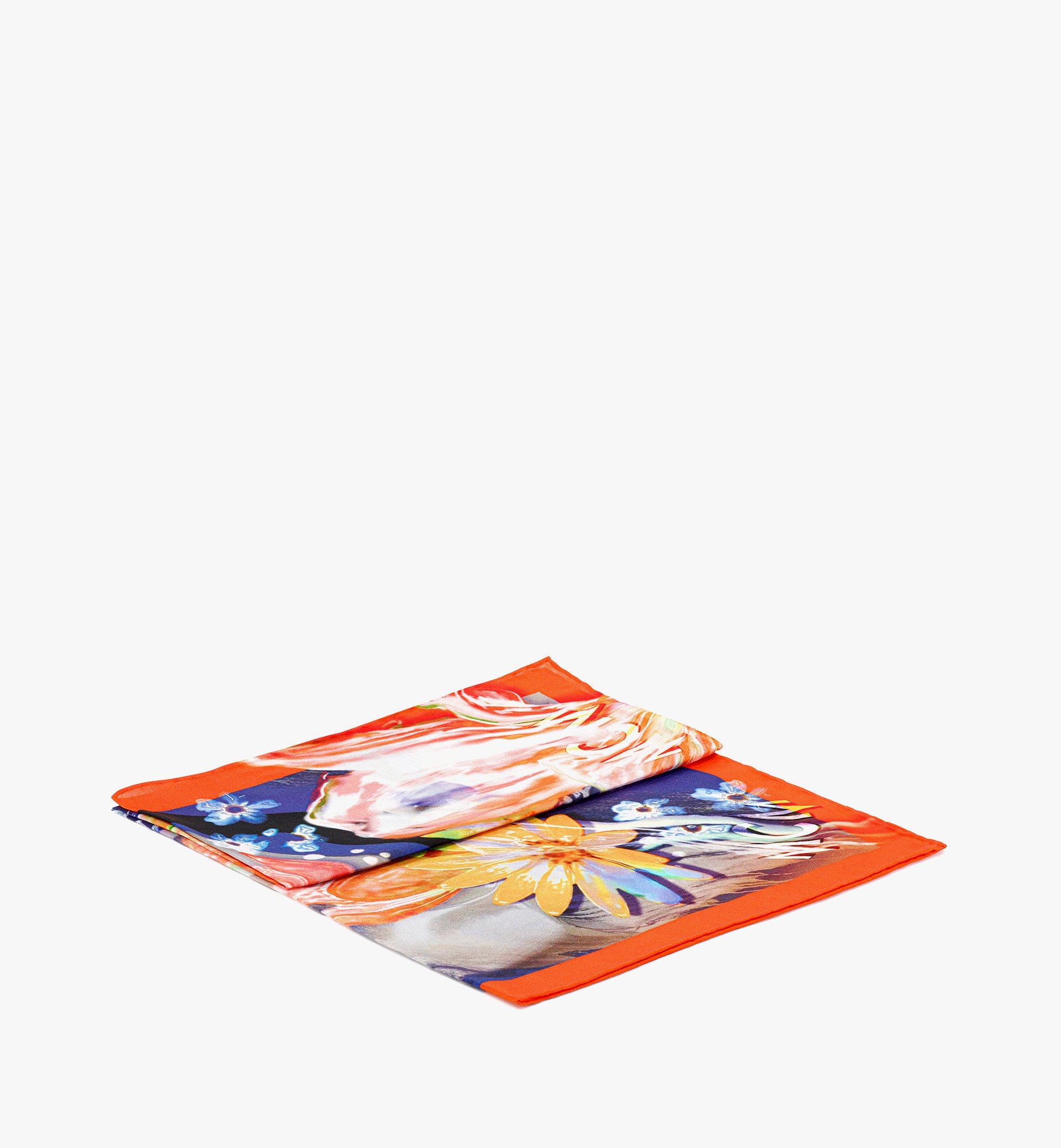 MCM フローラルプリント バンダナスカーフ Orange MEFDAMM12O0001 ほかの角度から見る 1