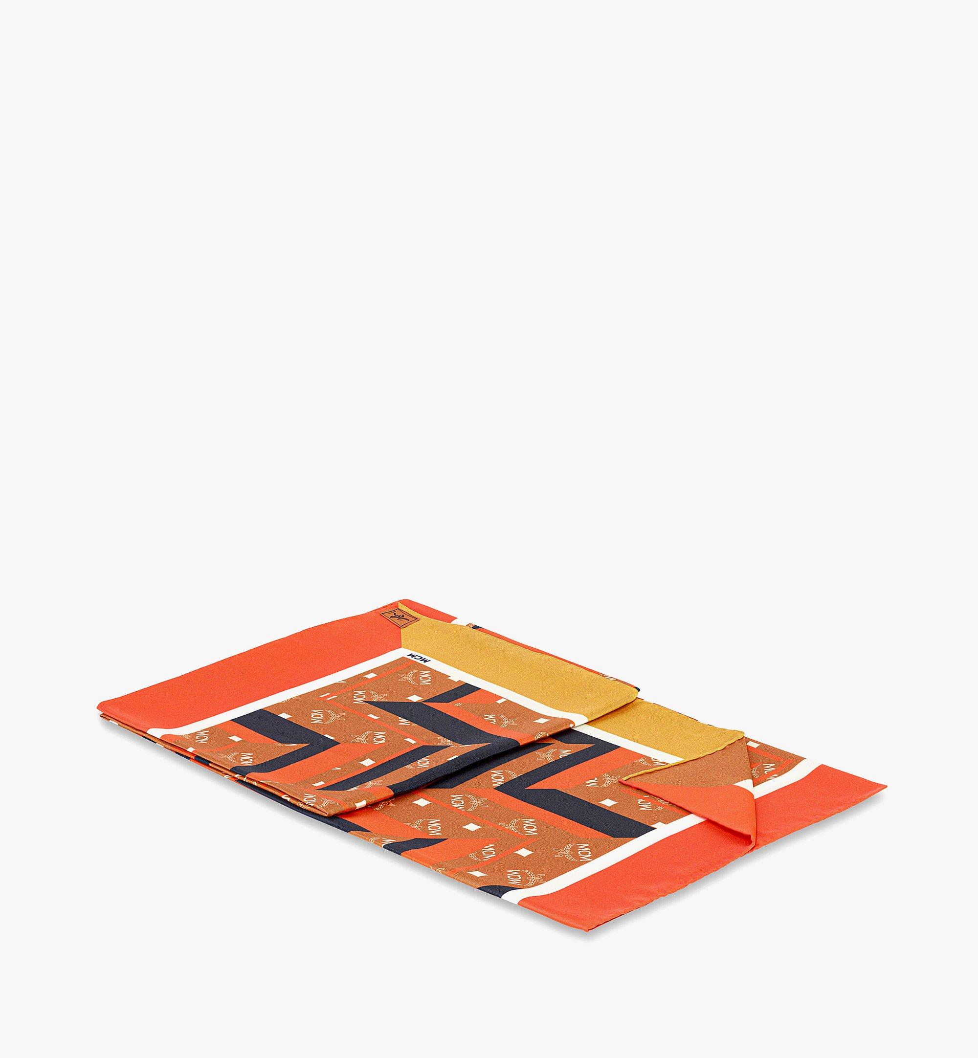 MCM メガ ヘリンボーン プリント スカーフ - オーガニックシルク Orange MEFFAMM02OQ001 ほかの角度から見る 1