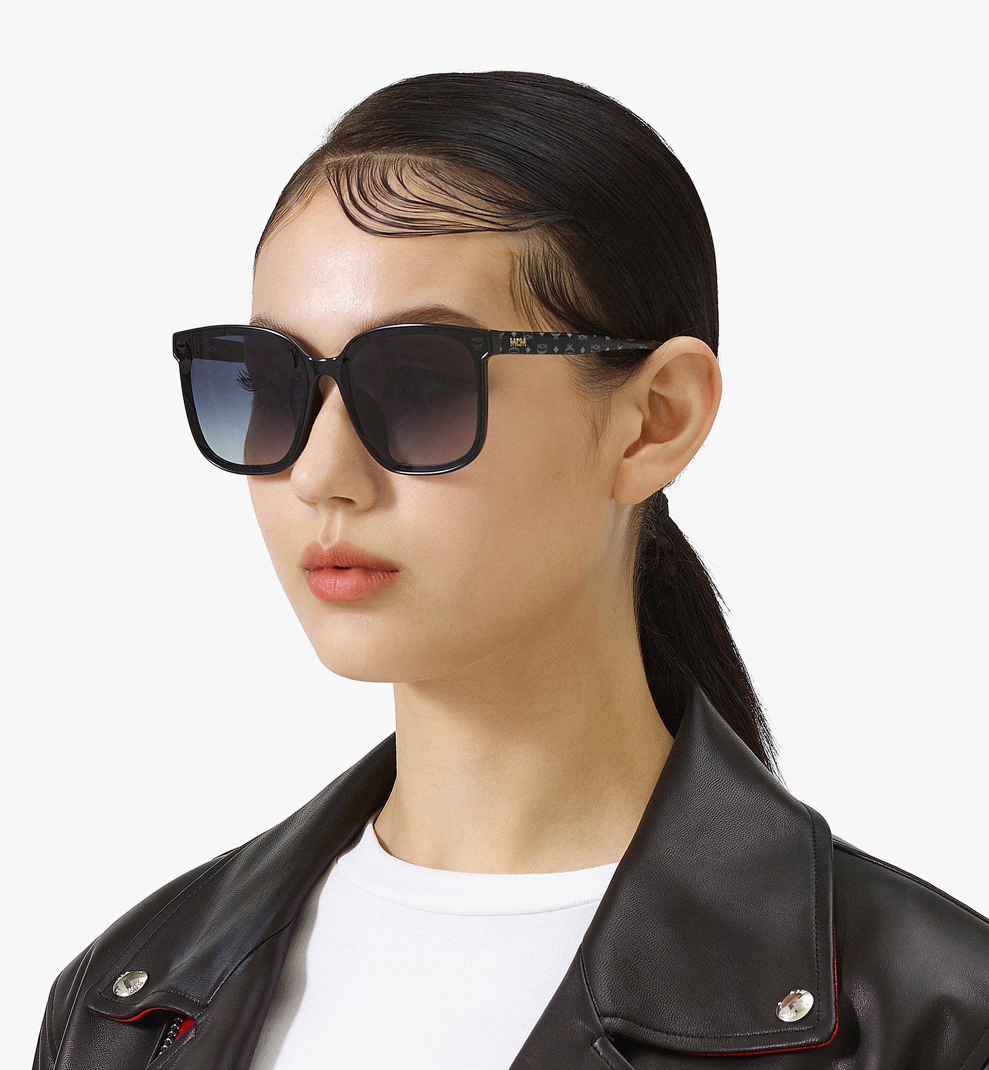 Mcm 2025 logo sunglasses