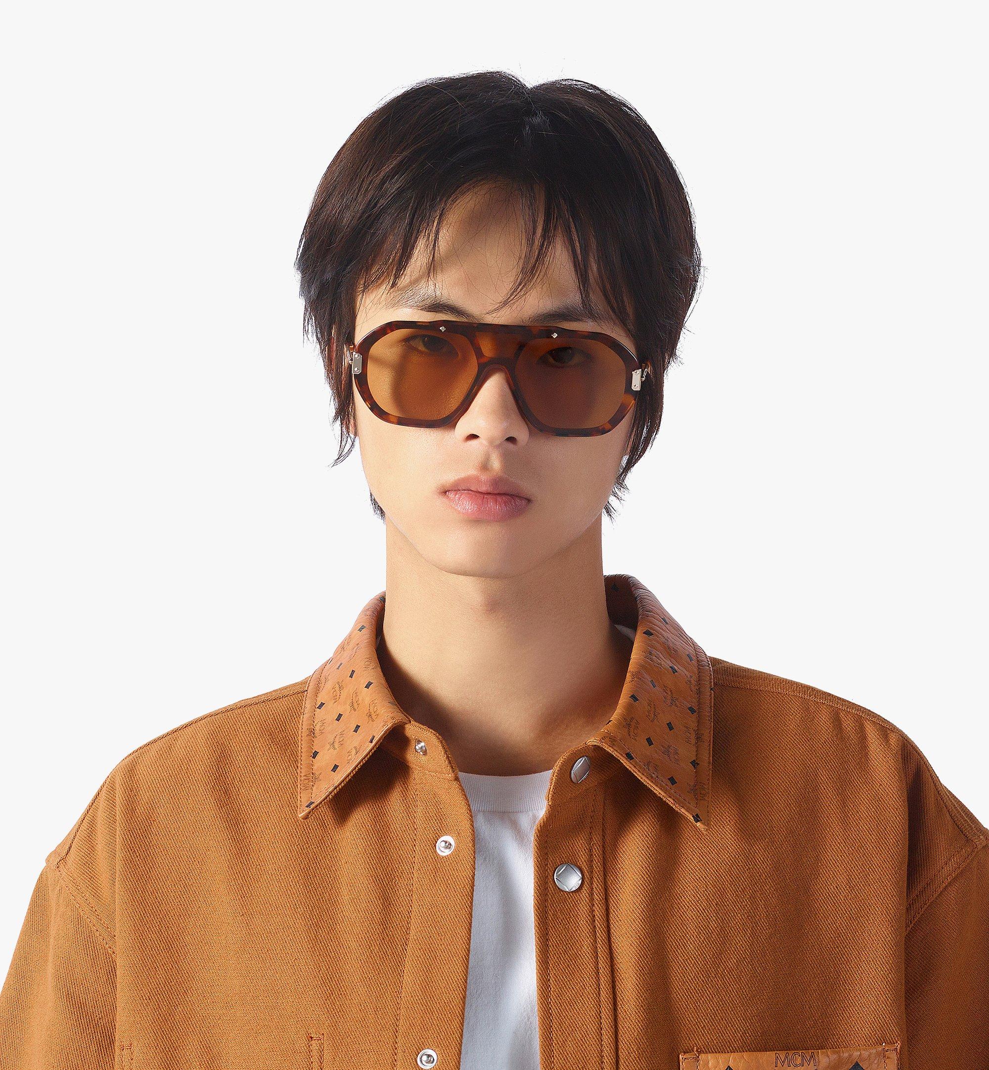MCM エムシーエム サングラス アイウエア スタッズ ハバナ グリーン One Size Geometric Shield Sunglasses Brown | MCM ®US
