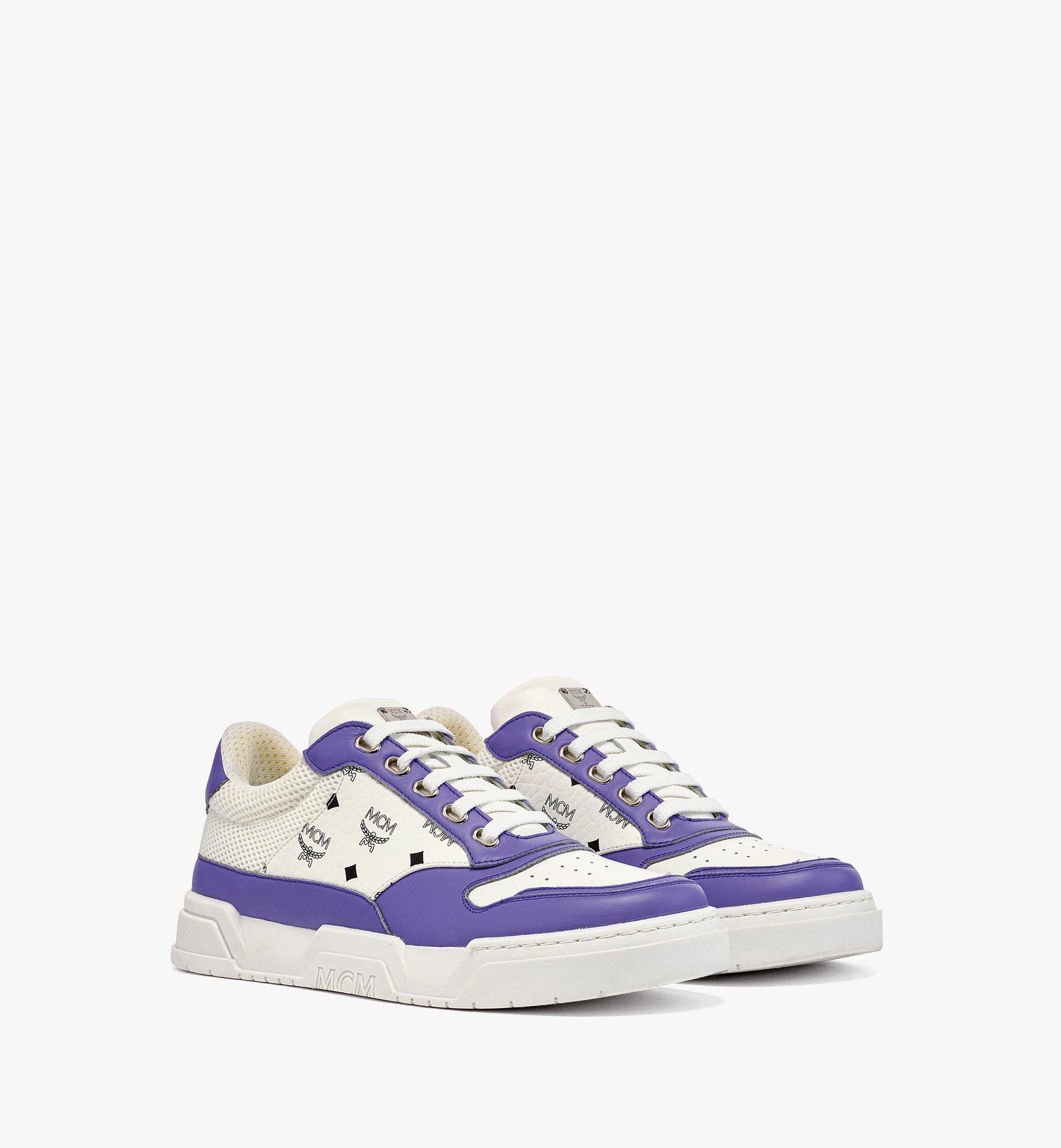 MCM Skyward Low-Top Sneakers in Visetos Purple MESDASW03U4037 ほかの角度から見る 1