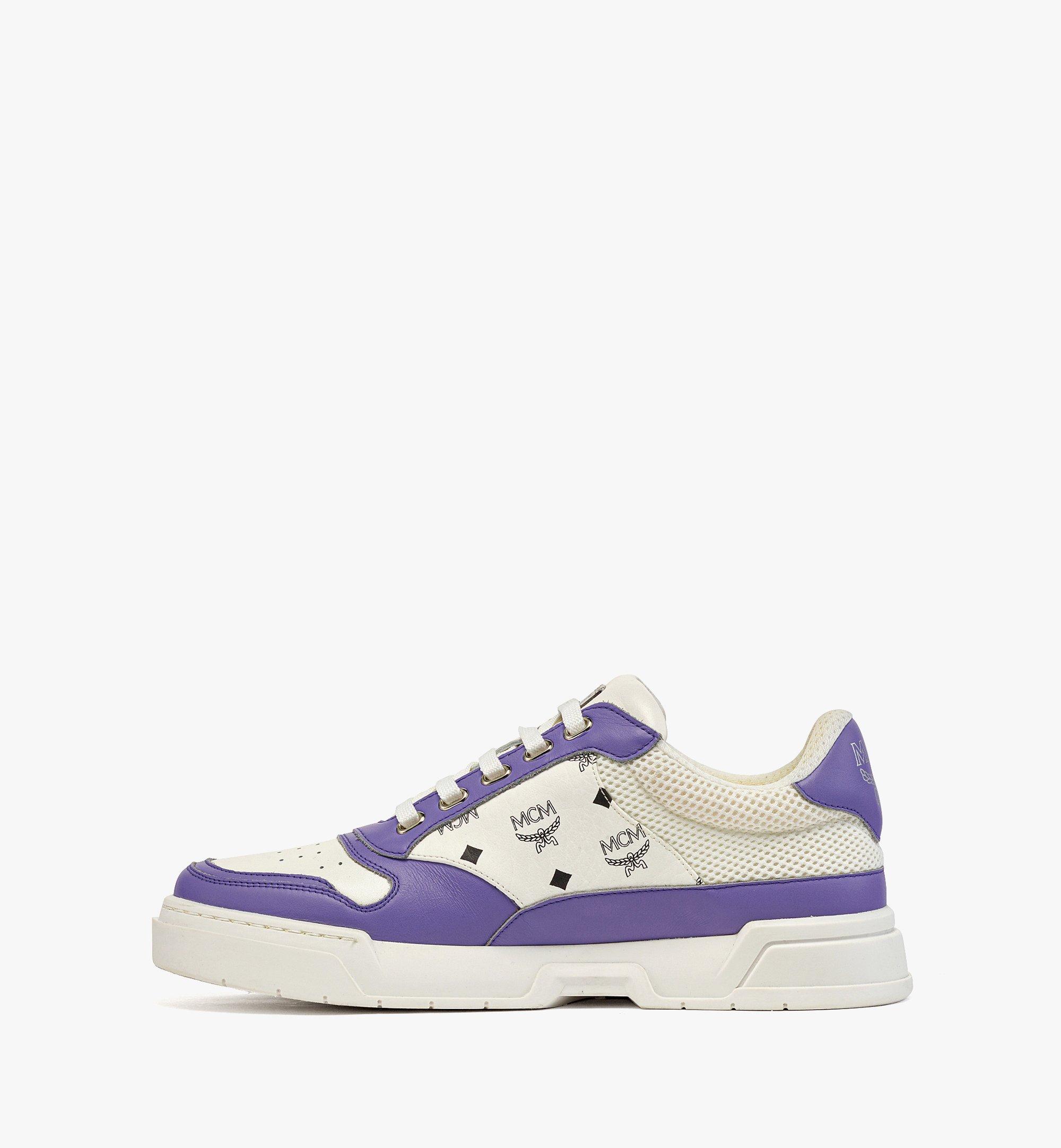 MCM Skyward Low-Top Sneakers in Visetos Purple MESDASW03U4037 ほかの角度から見る 1