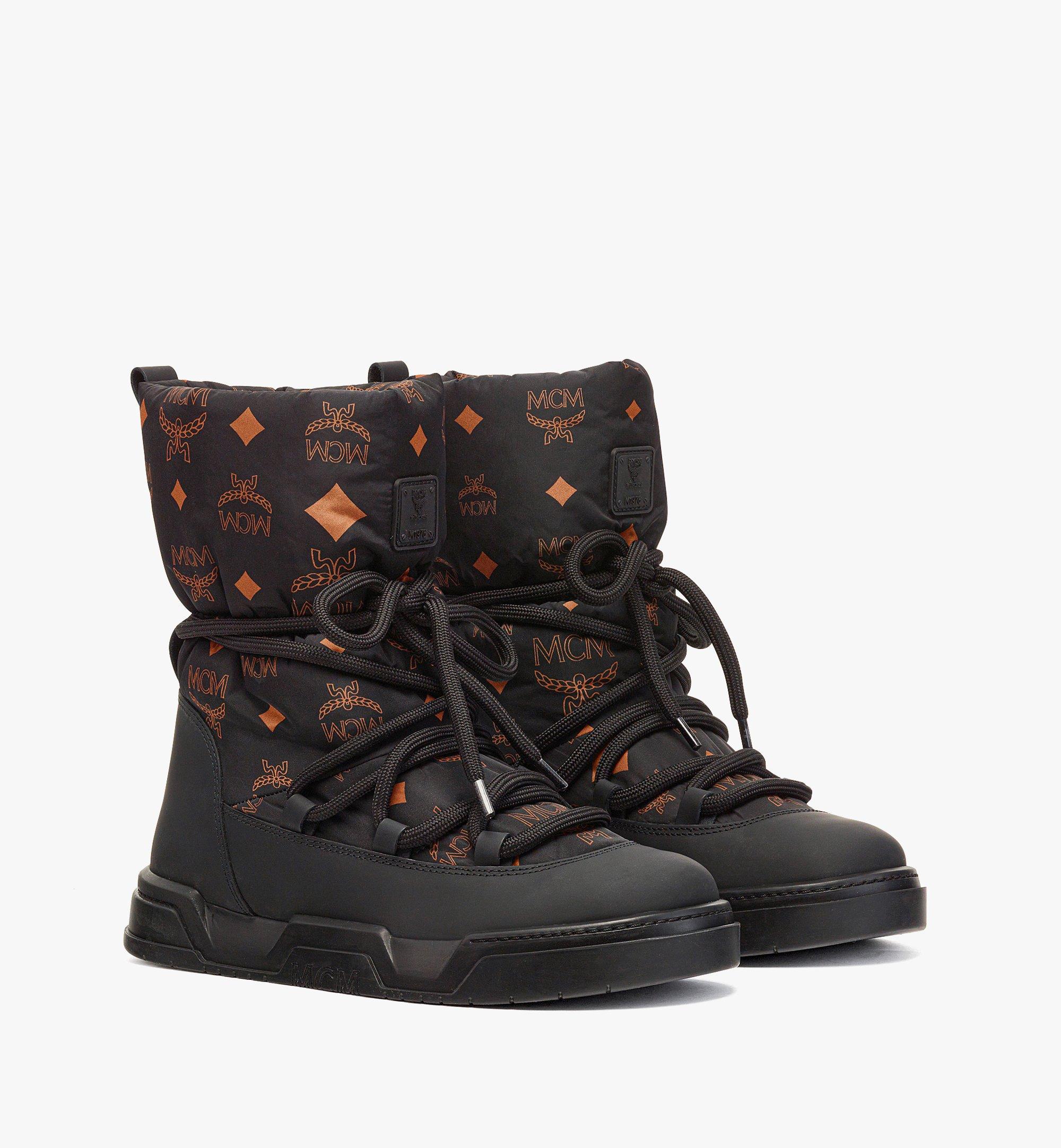 MCM Skyward Sneakerstiefel mit hohem Schaft aus Nylon mit Monogramm Black MESDASW06BK040 Noch mehr sehen 1