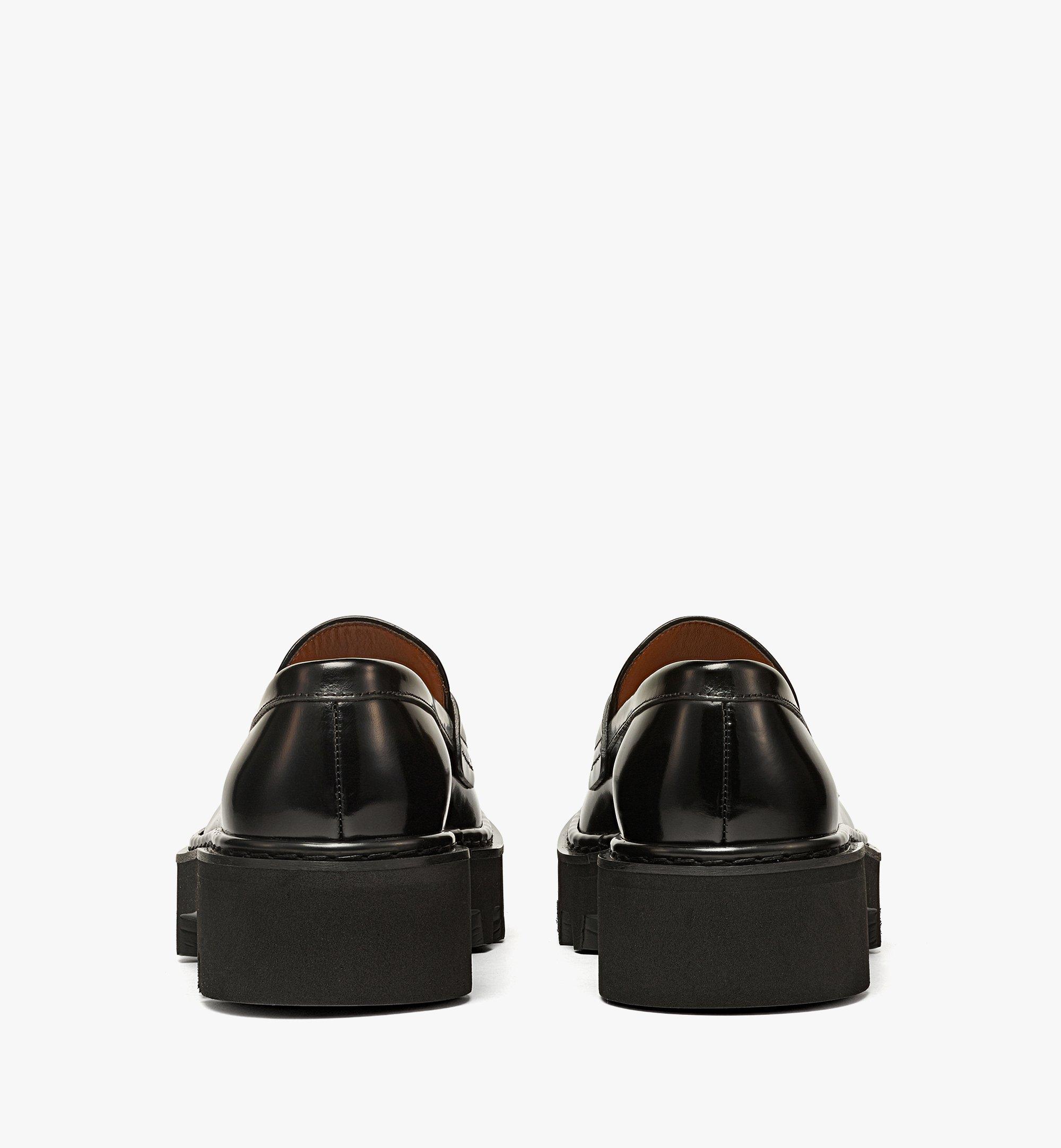 MCM Mode Travia Loafers in Brushed Calf Leather Black MESDSLD01BK037 ほかの角度から見る 2