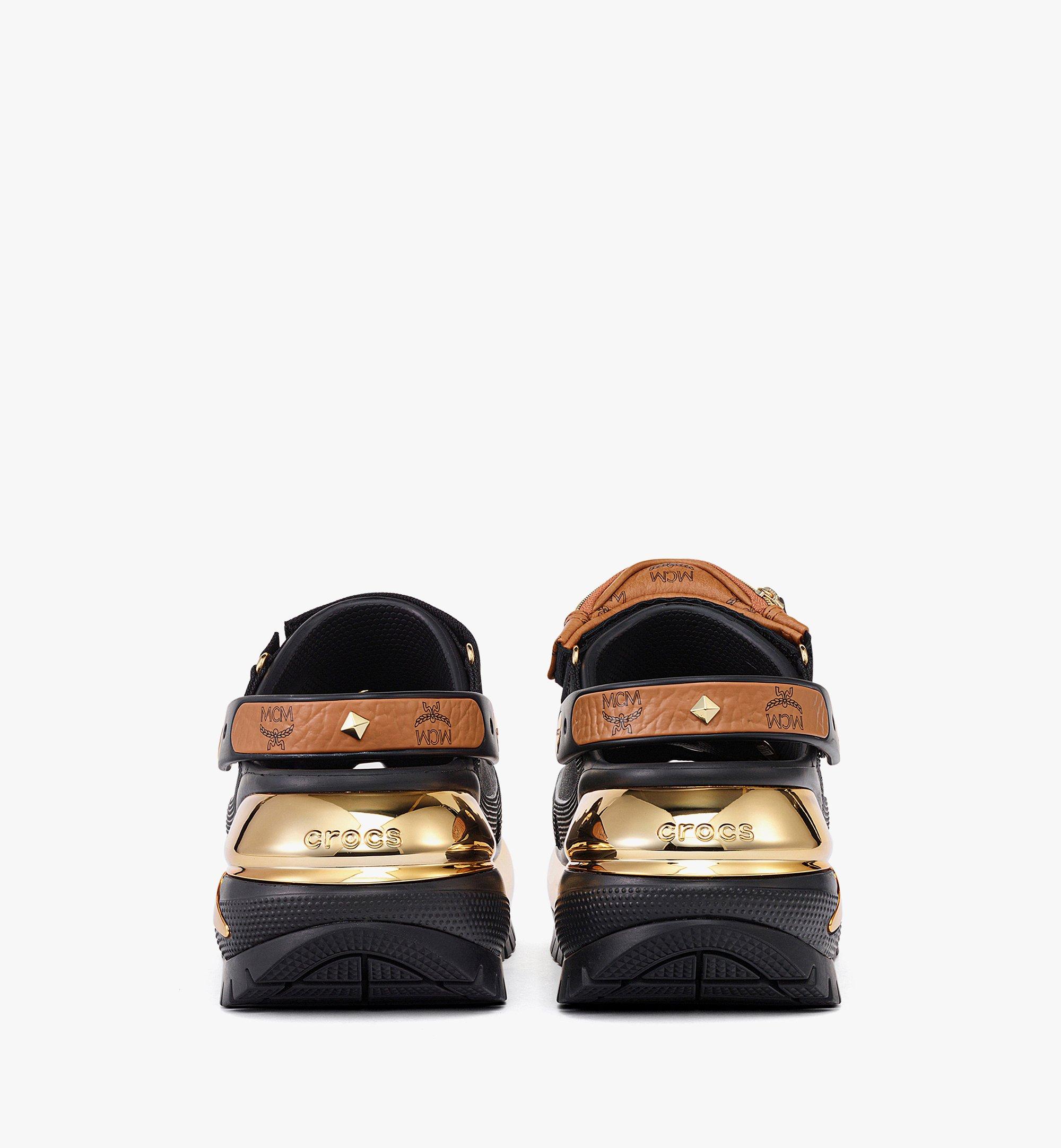 MCM MCM x CROCS メガクラッシュ クロッグ ベルトバッグ ブレスレット付き Black MEXDAMM08BK365 ほかの角度から見る 2
