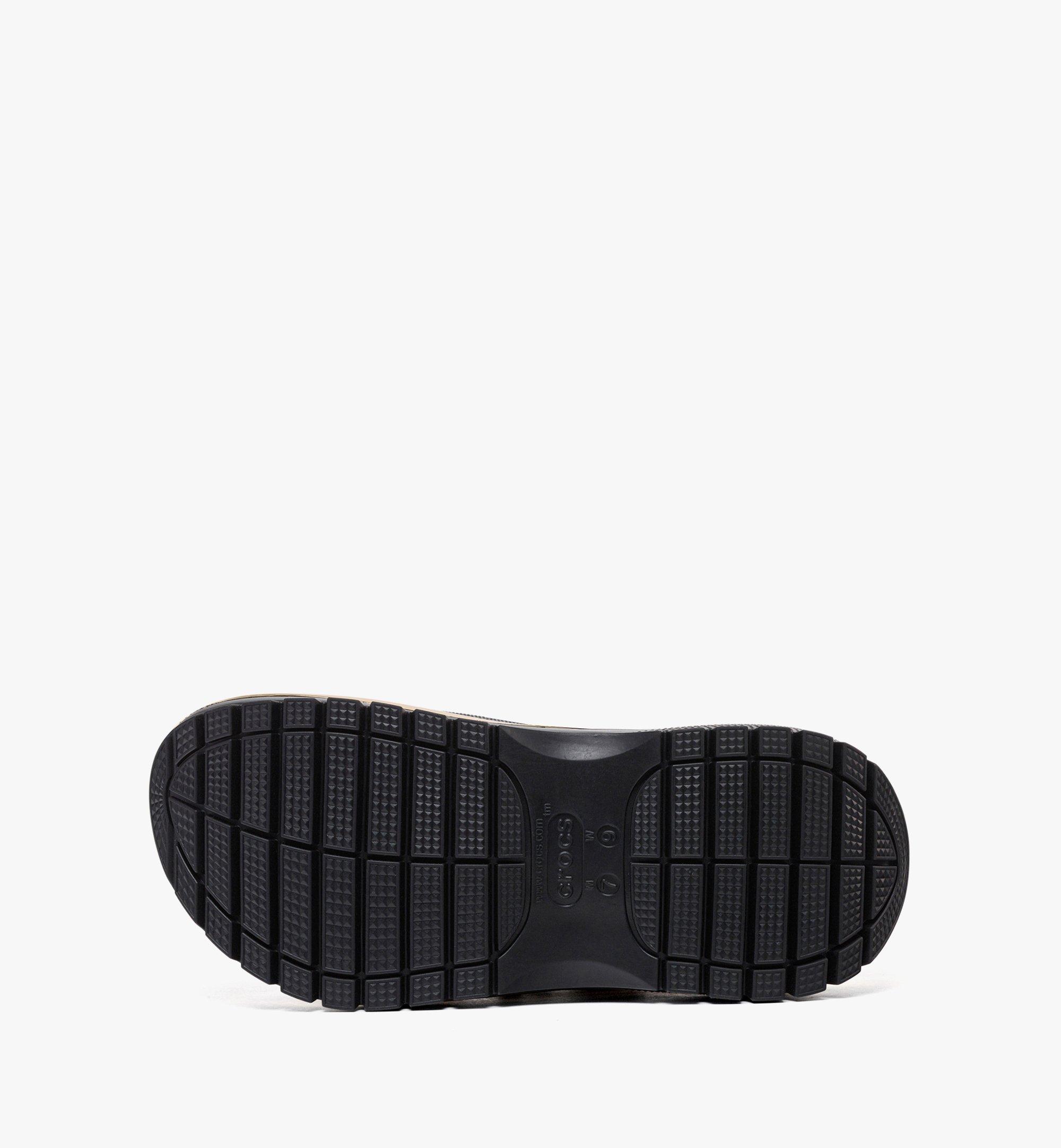 MCM MCM x CROCS Mega Crush光轮洞洞鞋，饰有腰包形手链 Black MEXDAMM08BK485 更多视角 4