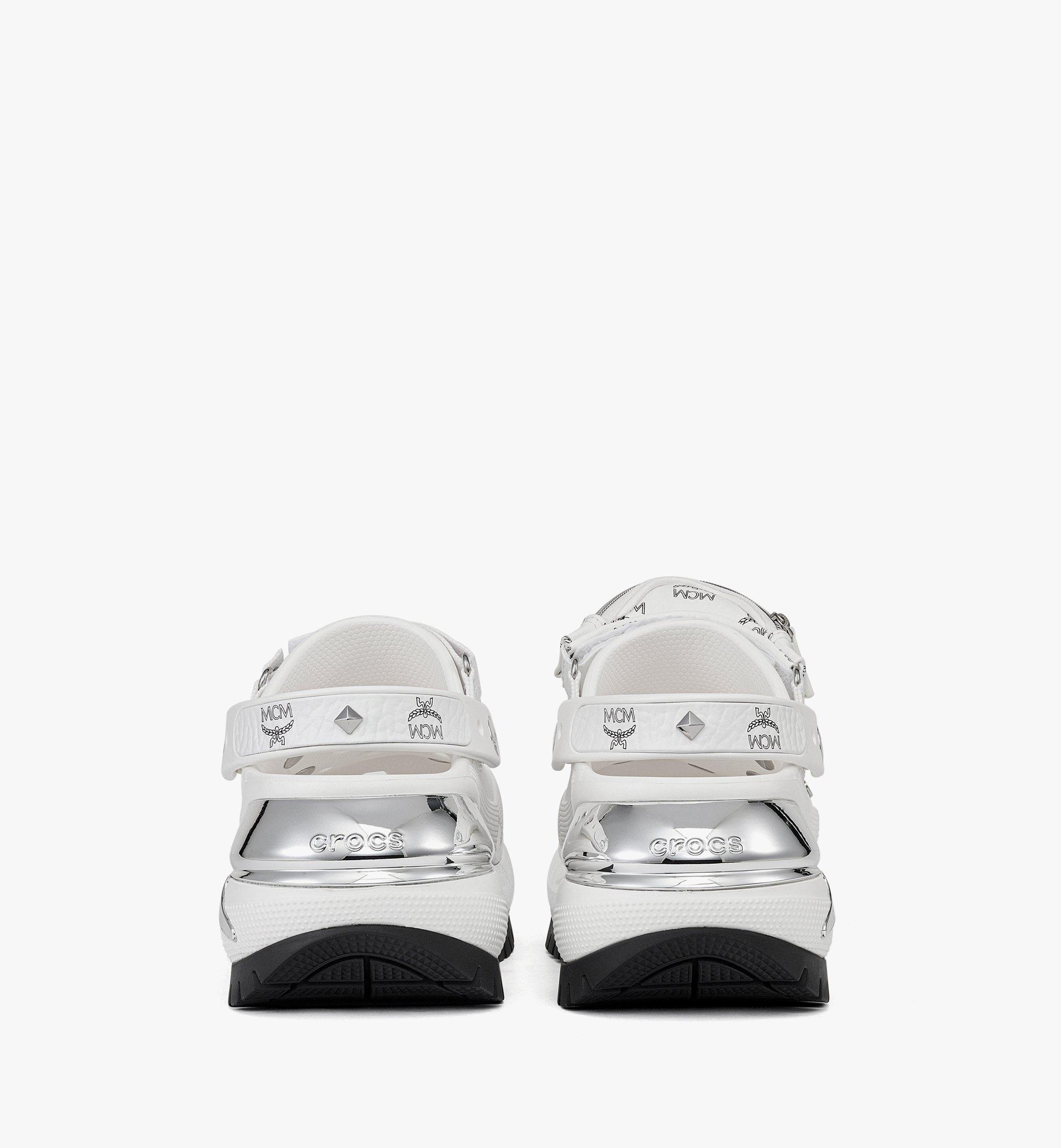 MCM MCM x CROCS メガクラッシュ クロッグ ベルトバッグ ブレスレット付き White MEXDAMM08WT465 ほかの角度から見る 2