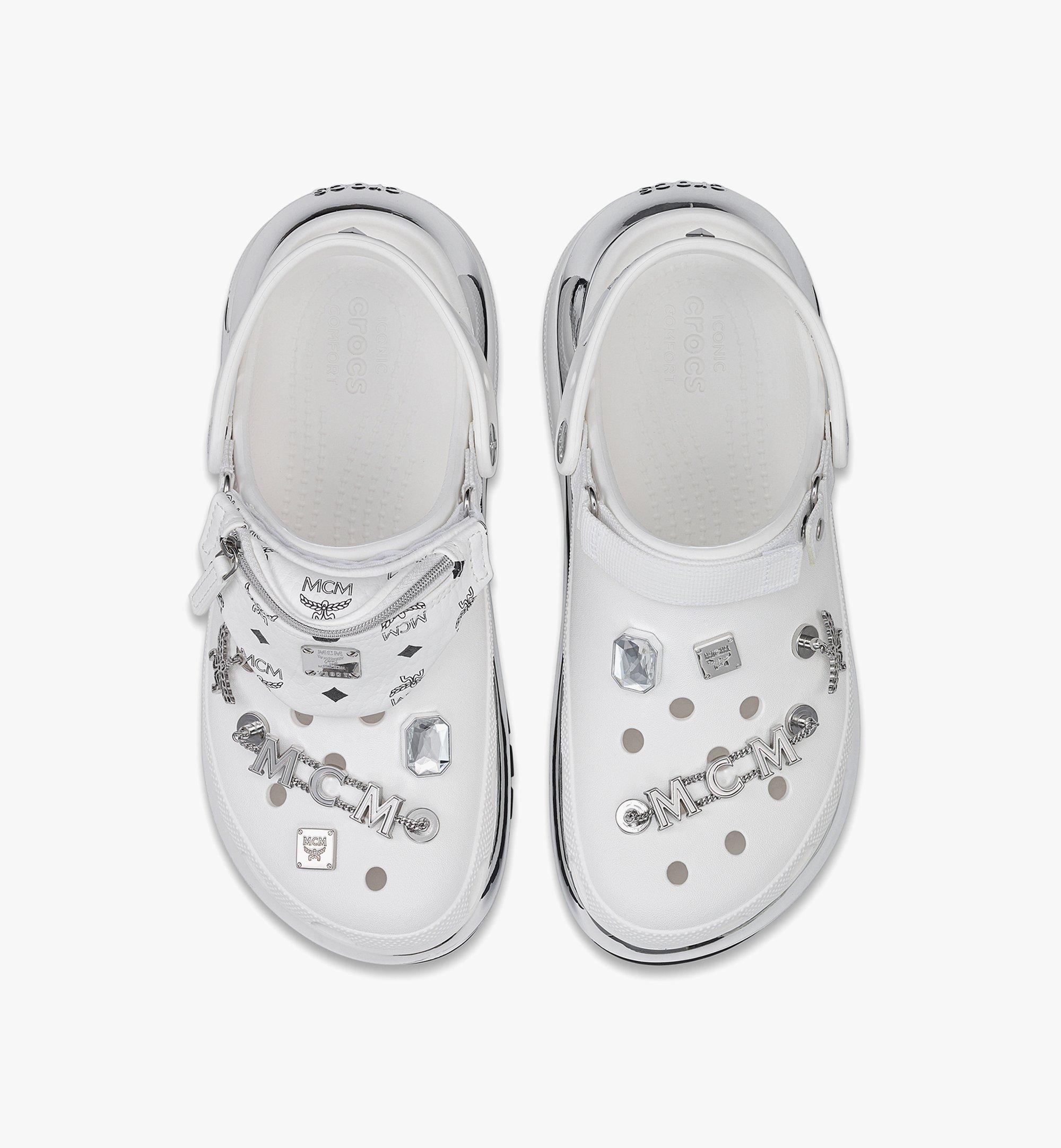 MCM MCM x CROCS メガクラッシュ クロッグ ベルトバッグ ブレスレット付き White MEXDAMM08WT465 ほかの角度から見る 5
