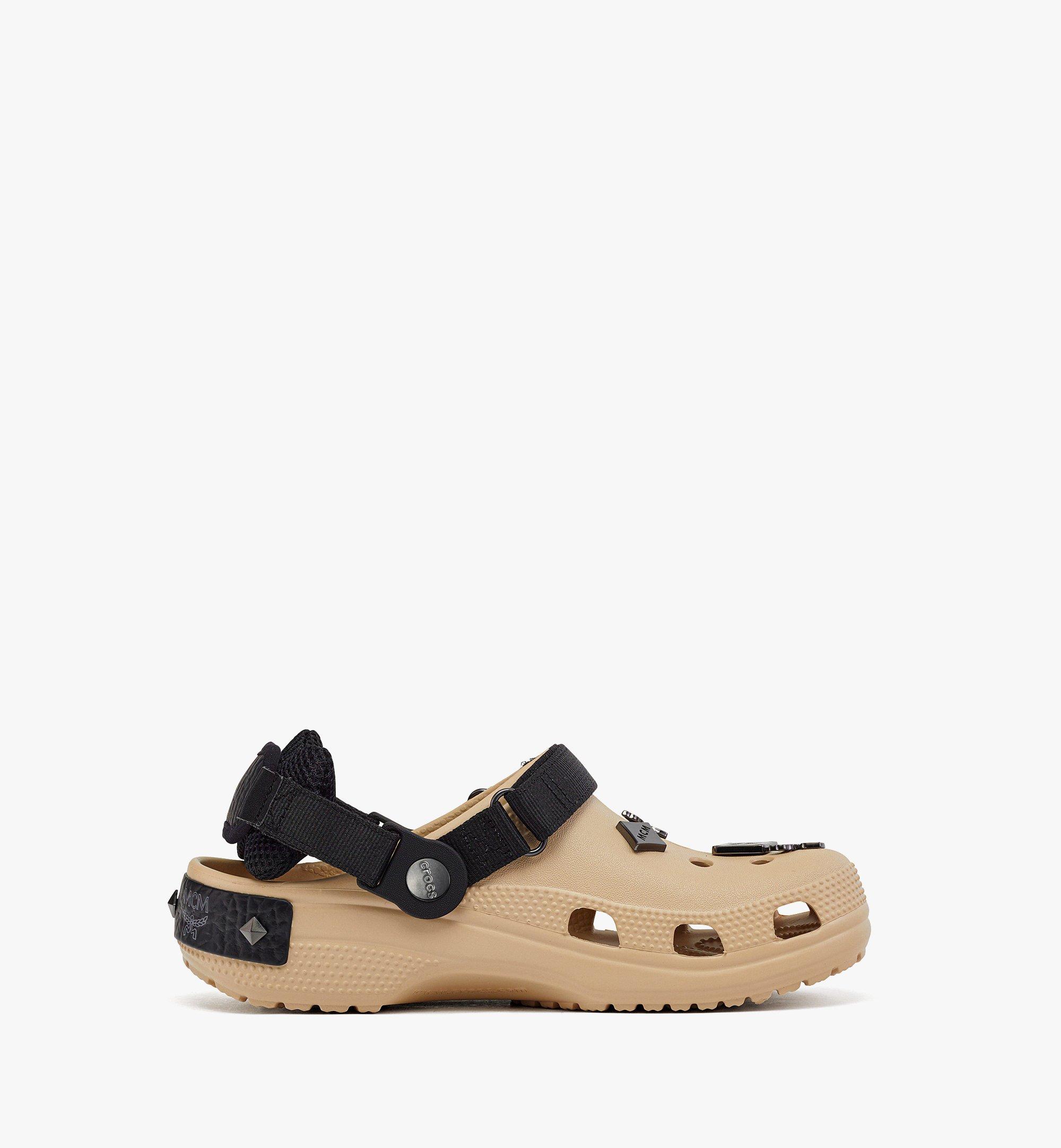 M4 US / W6 US / 36-37 EU MCM x CROCS 클래식 클로그와 벨트백 