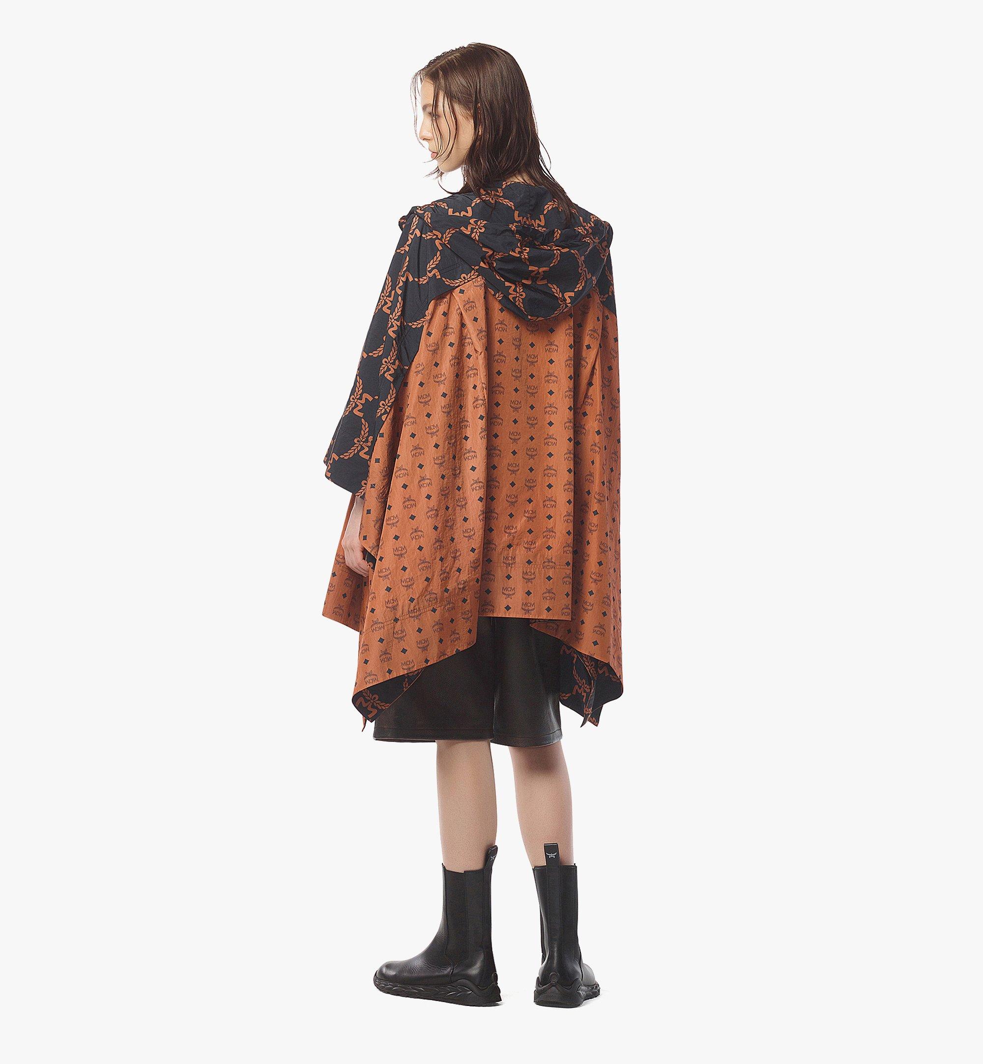 MCM フード付き モノグラム ポンチョ - ECONYL® Cognac MFJEAMM04CO00L ほかの角度から見る 3