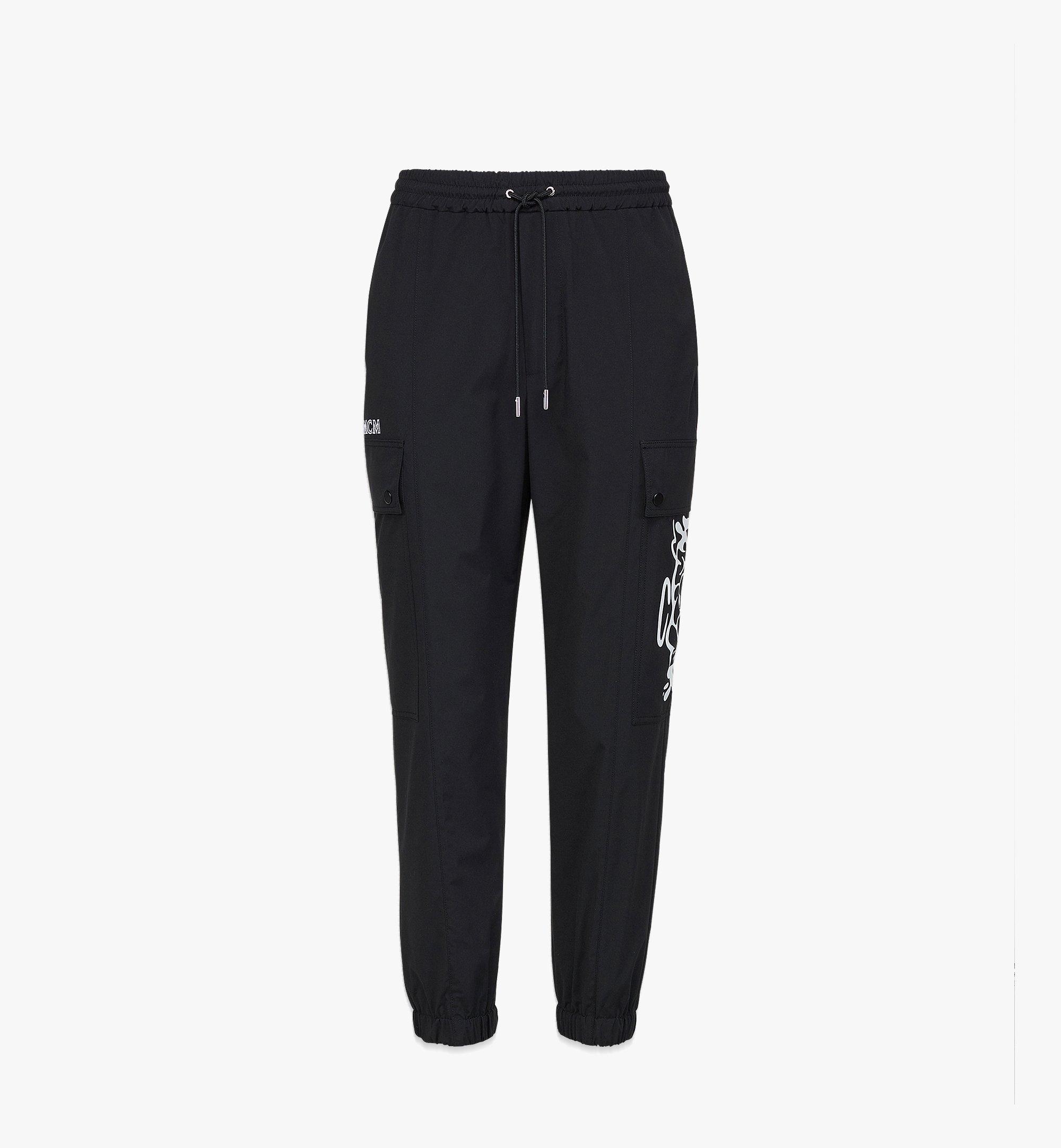 MCM 〈MCM x SAMBYPEN〉メンズ ロゴ カーゴパンツ Black MHPBASP01BK2XL ほかの角度から見る 1