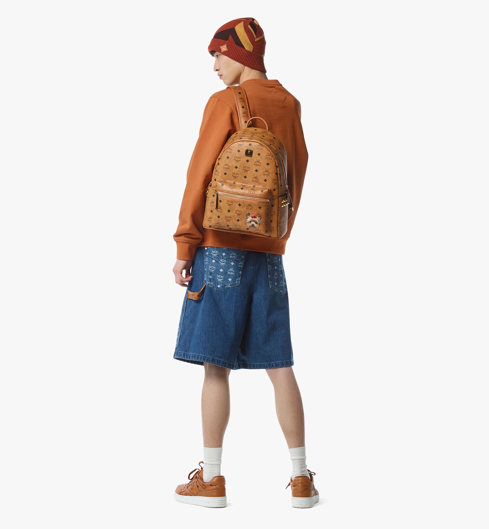 MCM 520 Pet Love Stark Side Studs Backpack in Visetos Cognac MMKFSUP08CO001 更多视角 4