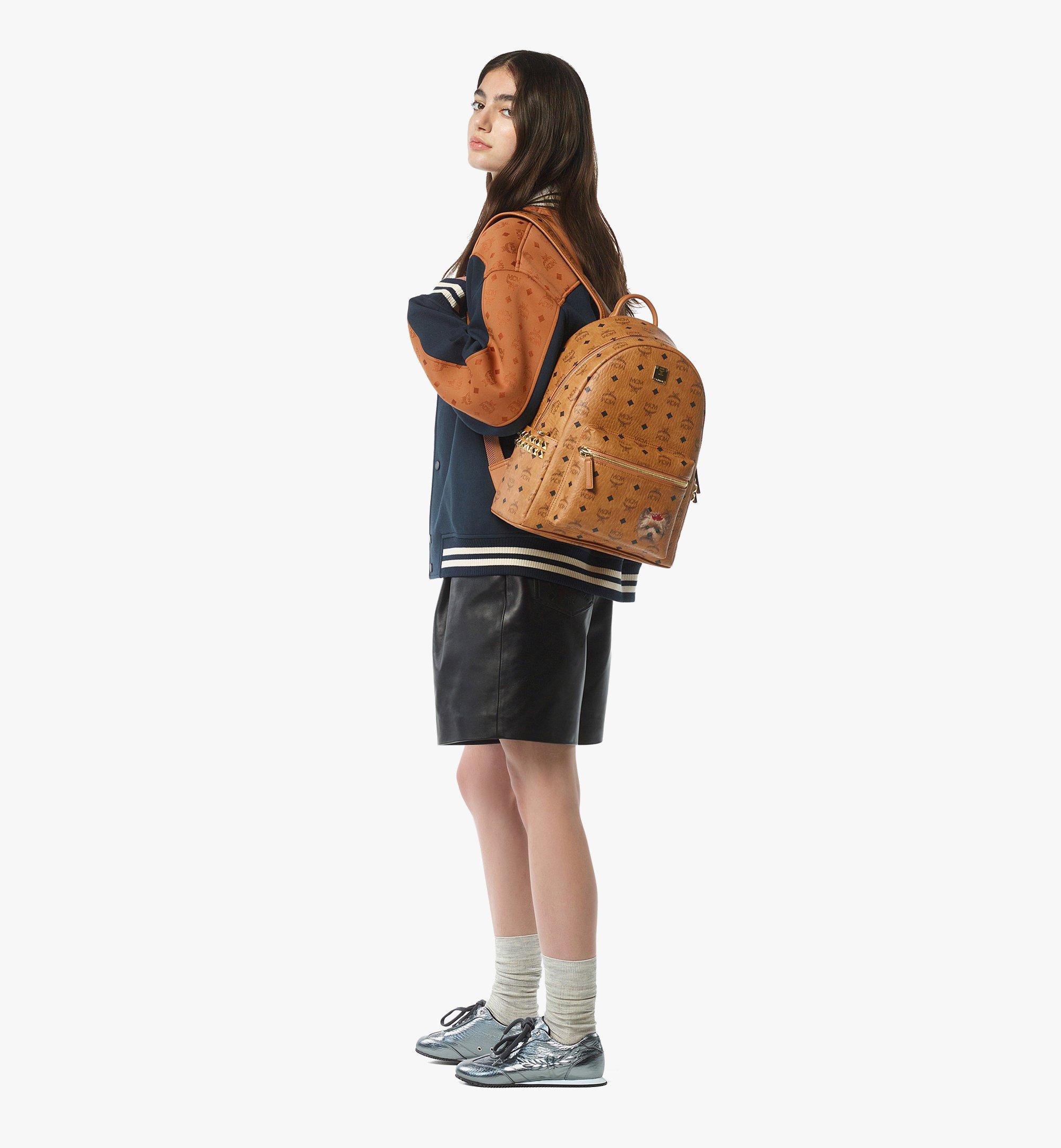 MCM 520 Pet Love Stark Side Studs Backpack in Visetos Cognac MMKFSUP08CO001 更多视角 5