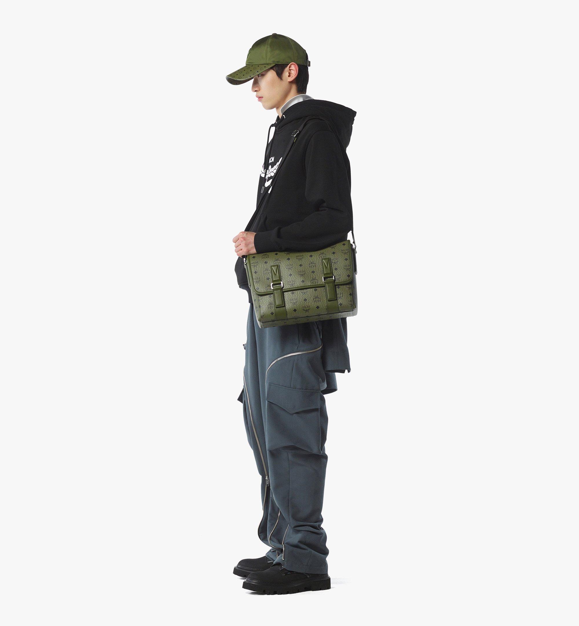 MCM Aren Messenger-Tasche in Visetos Green MMMFSTA06K8001 Noch mehr sehen 2