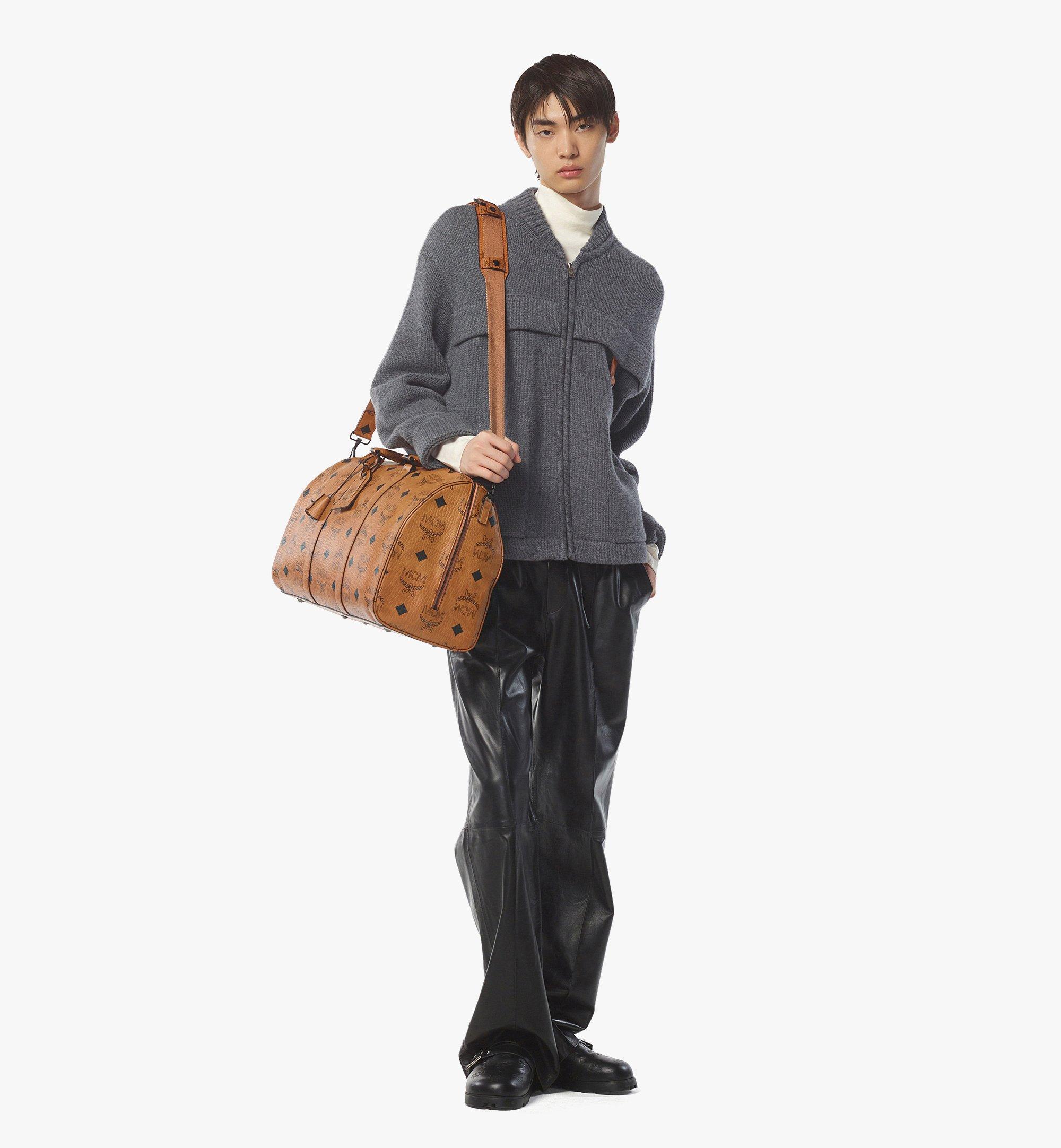 MCM Ottomar ウィークエンダー バッグ - マキシ ヴィセトス Cognac MMVDATT03CO001 ほかの角度から見る 2