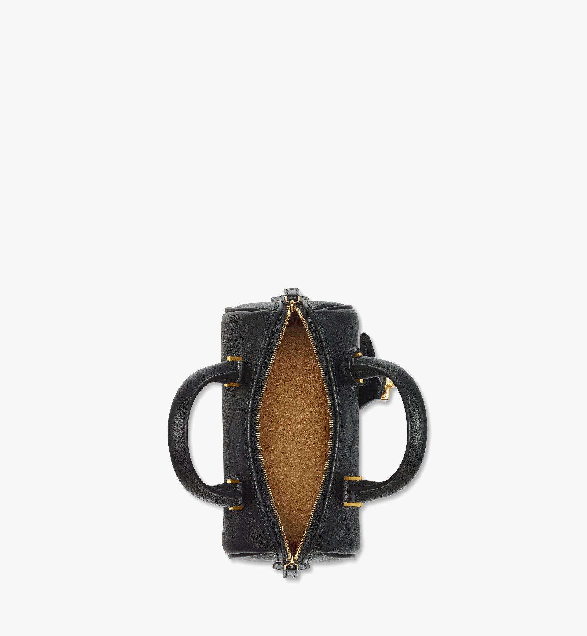 MCM Ella Boston Tasche aus Leder mit Maxi-Monogramm Black MWBESEA04BK001 Noch mehr sehen 2