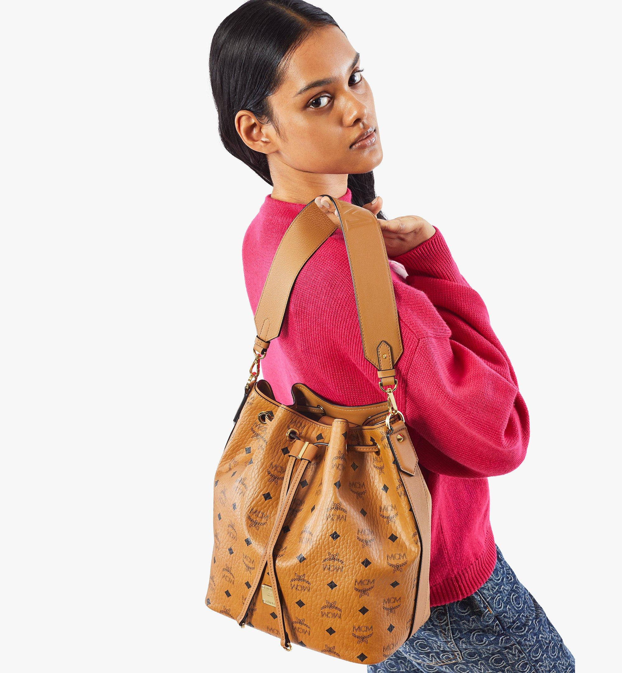 Medium Aren Kordelzugtasche in Visetos Original Cognac | MCM ®DE 