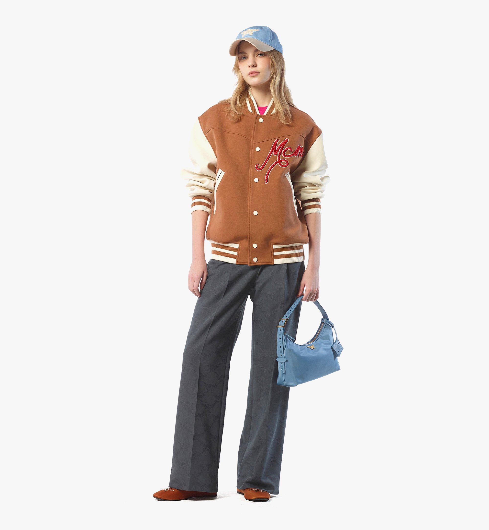 MCM Aren Hobo aus recyceltem Nylon und Leder mit Monogramm-Print Blue MWHFSTA09E4001 Noch mehr sehen 4