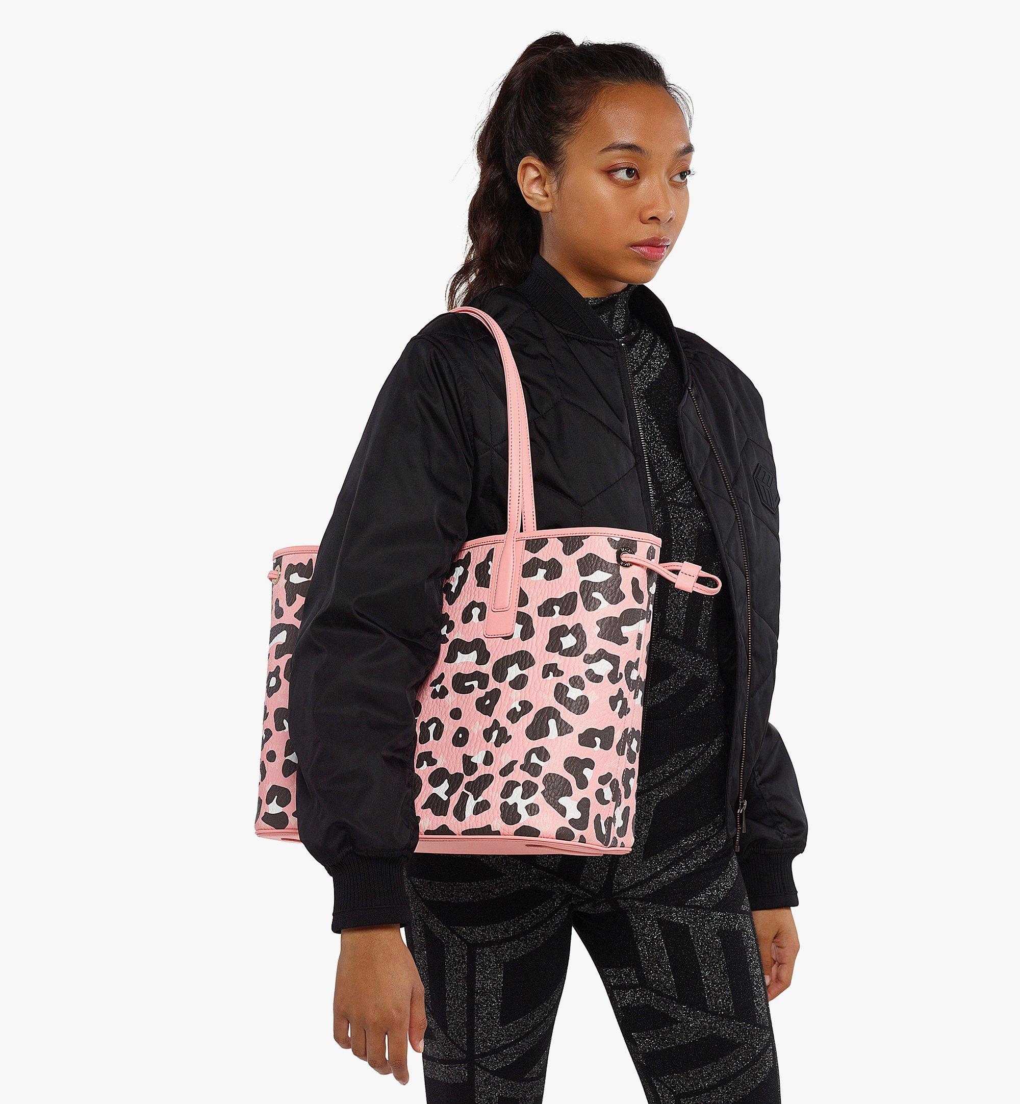 MCM Aren ショッパー - レオパードプリント Pink MWPDSTA05QZ001 ほかの角度から見る 2