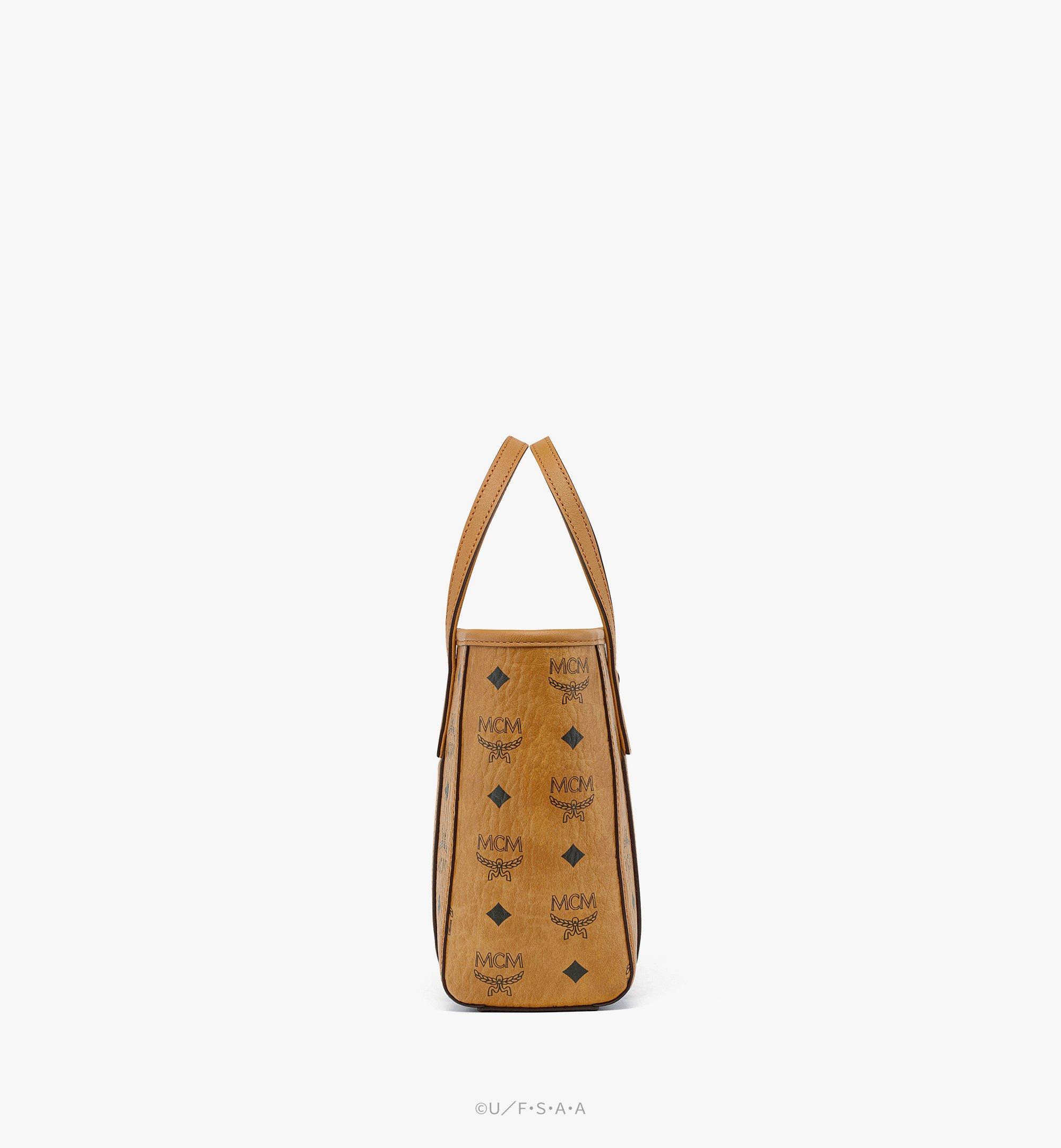 MCM 【MCM×クレヨンしんちゃん】Toni トップジップ ショッパーバッグ Cognac MWPFAMT12CO001 ほかの角度から見る 1