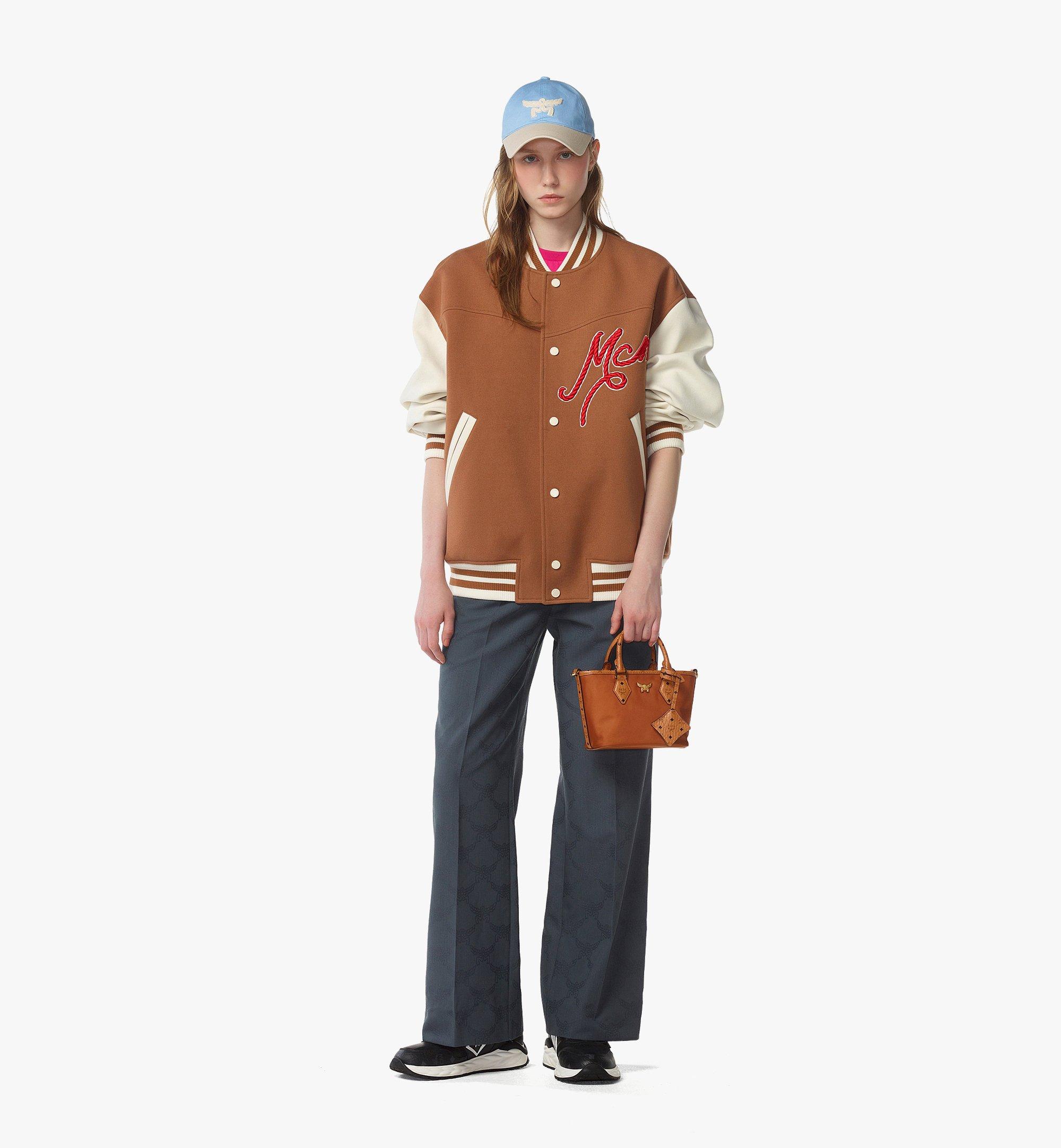 MCM Aren Shopper in Recycled Nylon and Monogram Print Leather Cognac MWPFSTA04CO001 Plus de photos 4