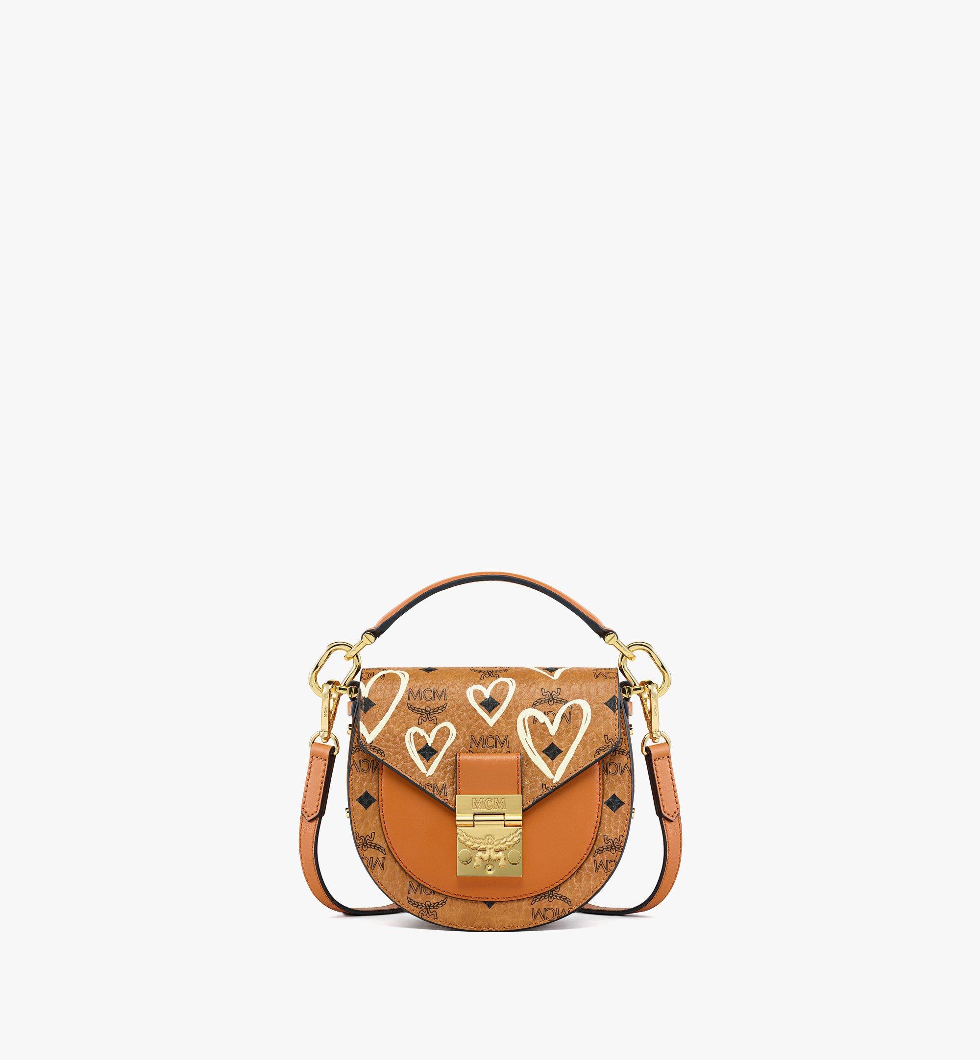 MCM Valentine’s Day Tracy Shoulder Bag in Visetos Cognac MWSDAUP01CO001 ほかの角度から見る 1
