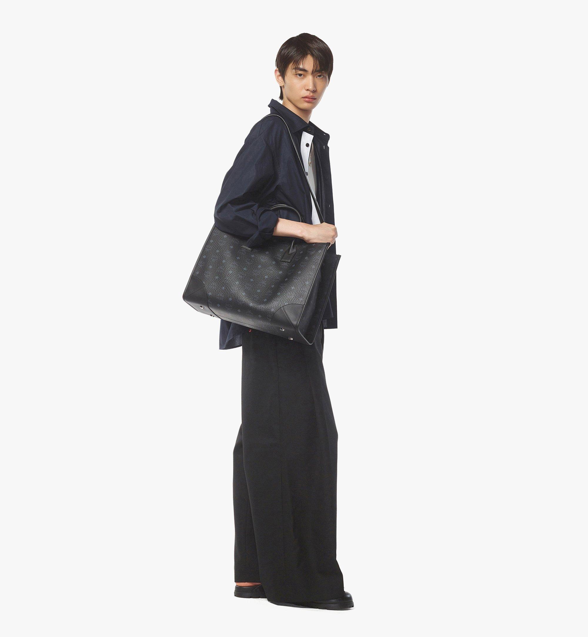 MCM Sac fourre-tout München en Visetos Black MWTCSBO01BK001 Plus de photos 2