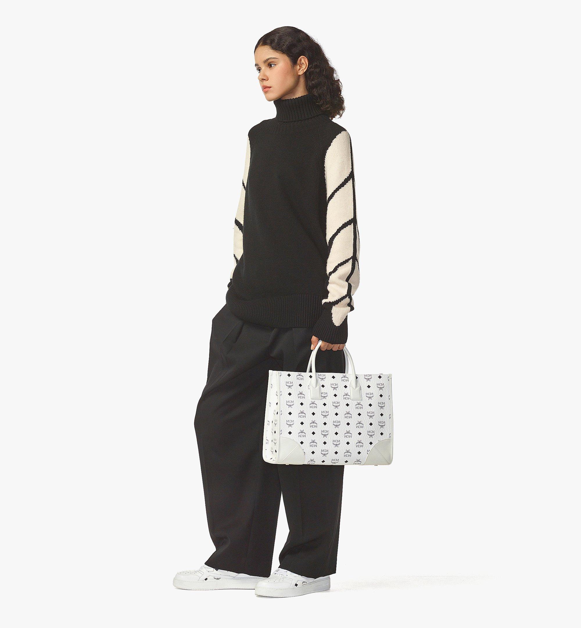 MCM Sac fourre-tout München en Visetos White MWTCSBO02WT001 Plus de photos 4
