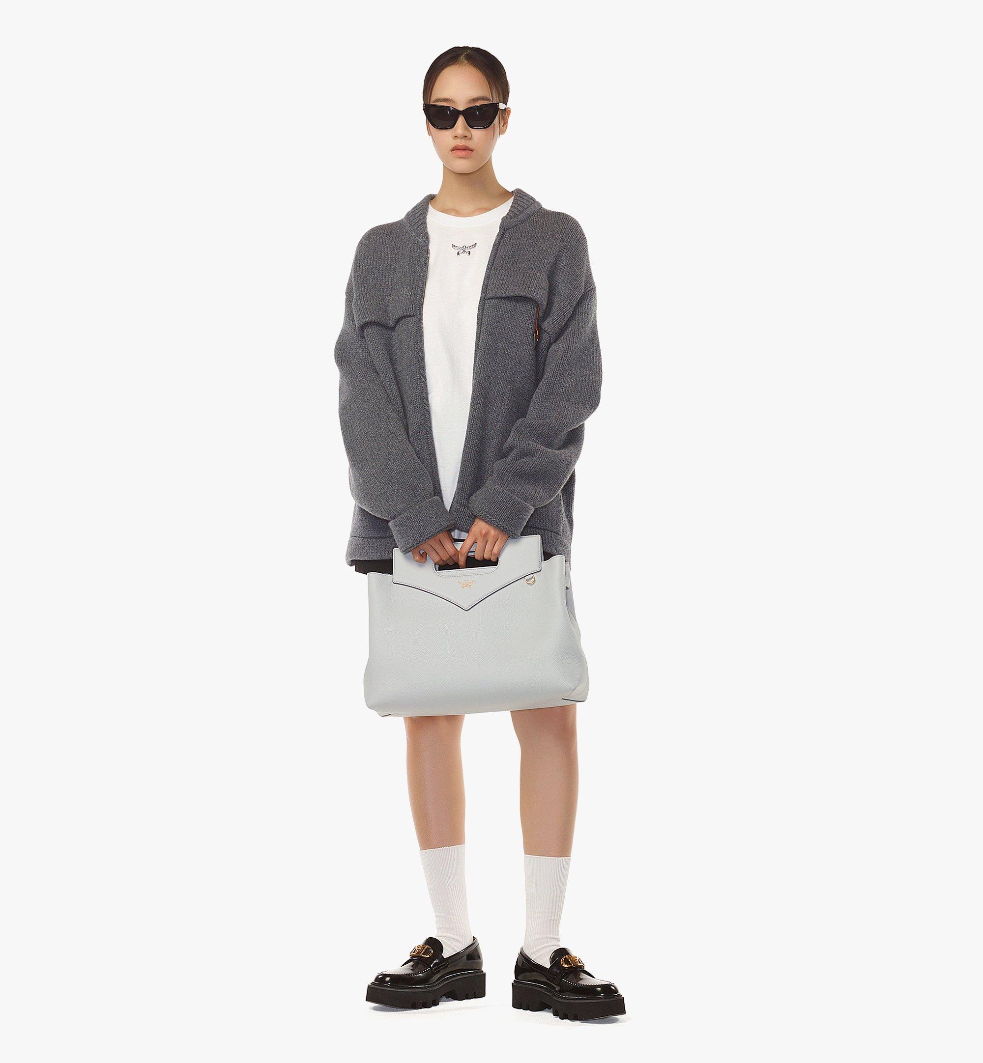 MCM Sac fourre-tout Soft Diamond en cuir grainé Grey MWTEAAK01FR001 Plus de photos 5