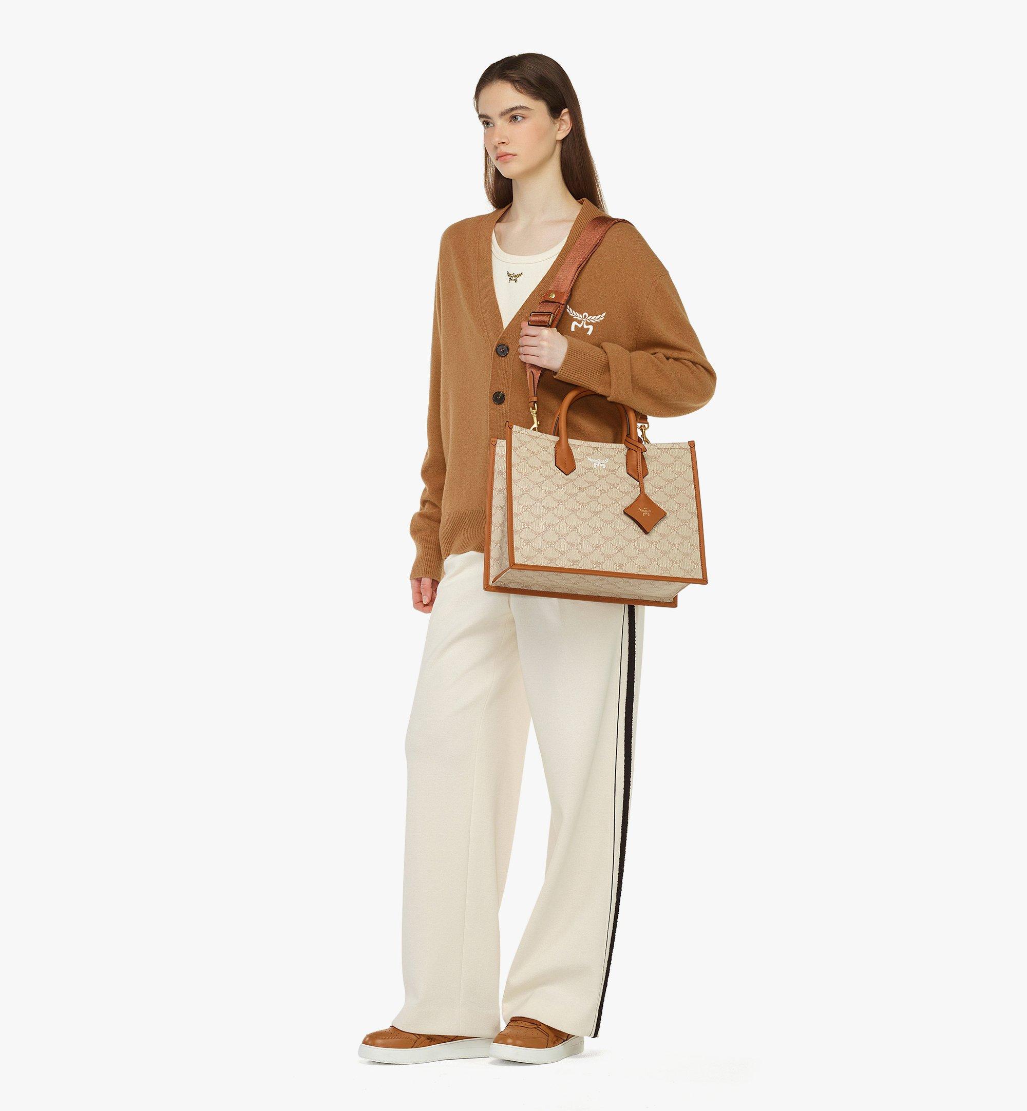 Medium Himmel Tote in Lauretos Beige MCM US