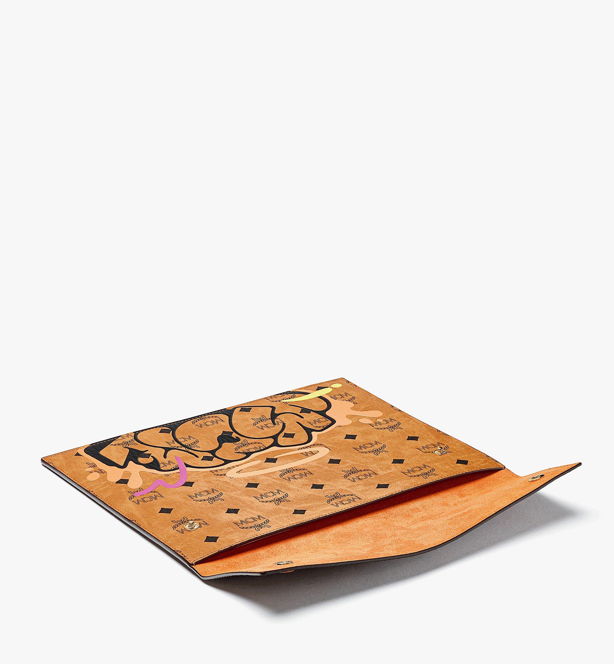 MCM MCM x SAMBYPEN iPad スリーブ - ヴィセトス Cognac MXEBASP02CO001 ほかの角度から見る 1