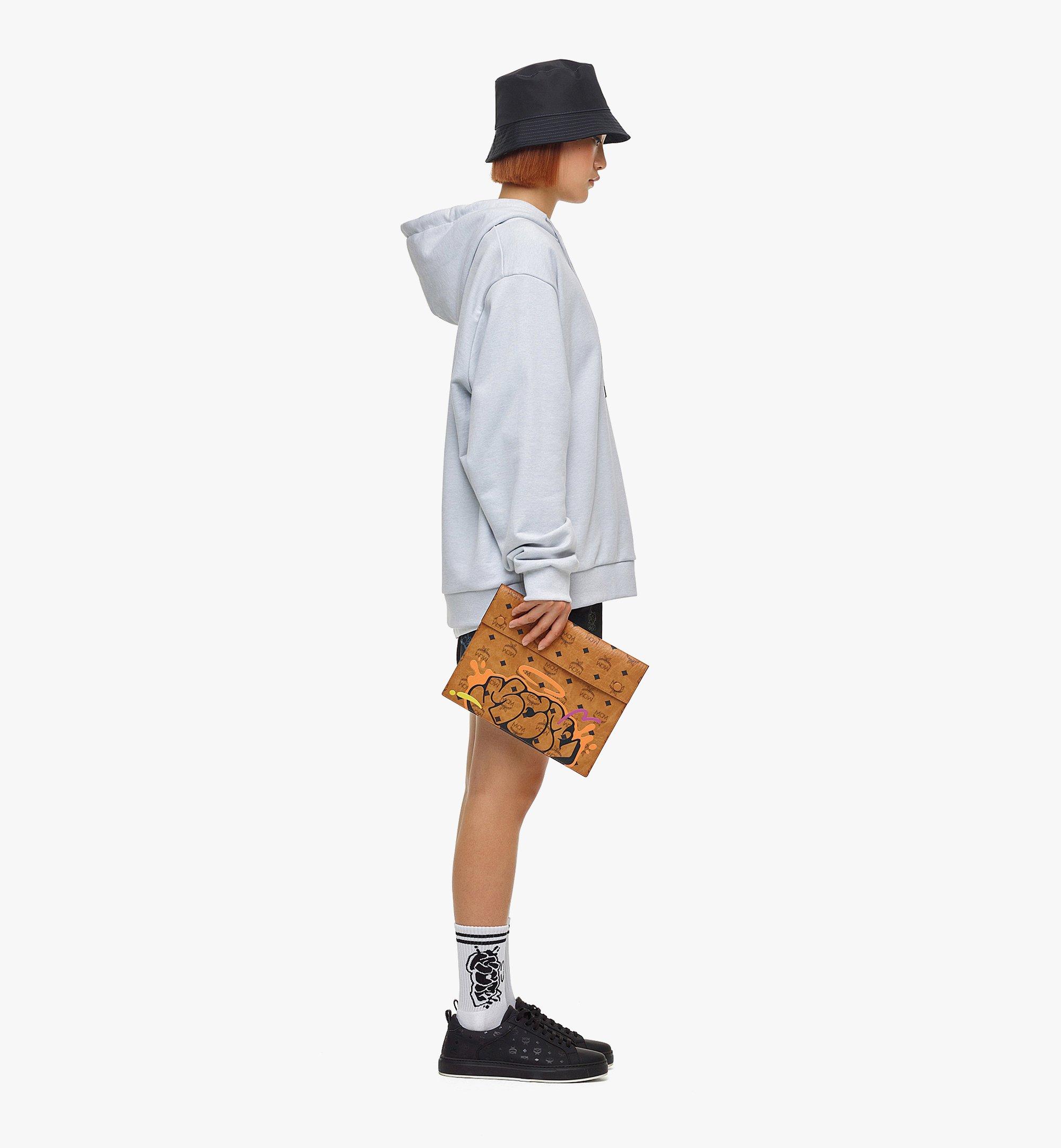 MCM MCM x SAMBYPEN iPad スリーブ - ヴィセトス Cognac MXEBASP02CO001 ほかの角度から見る 2