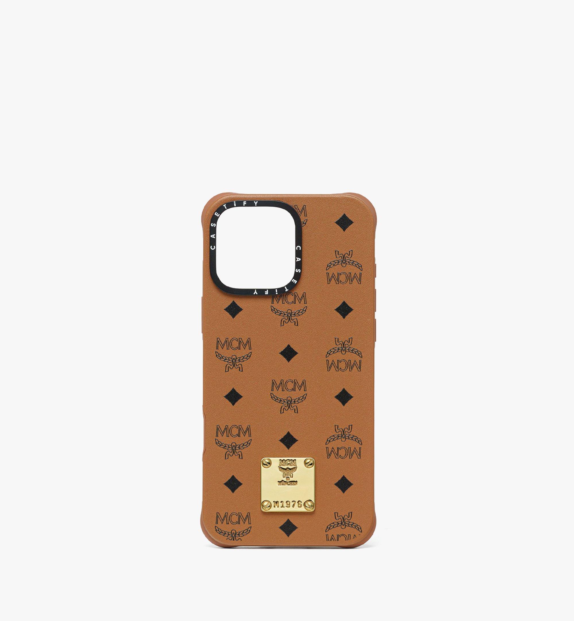 Coque pour iPhone 16 Pro Max BioVeg avec plaque en laiton MCM X CASETiFY