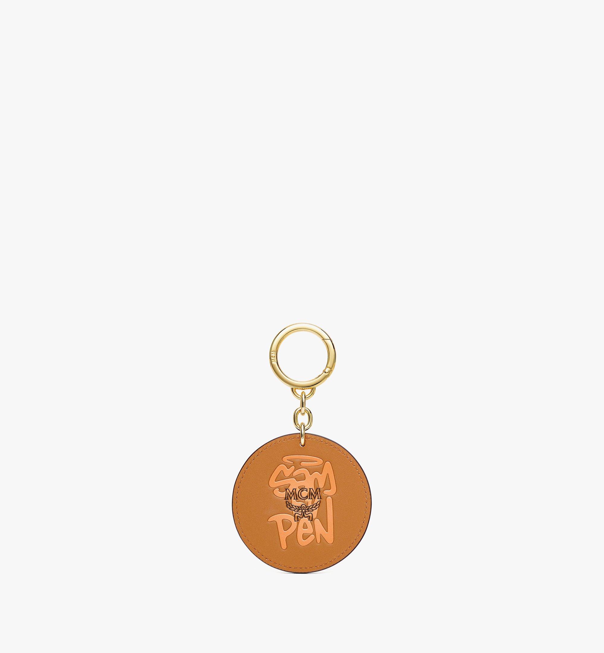 MCM MCM x SAMBYPEN Visetos圆形挂饰 Cognac MXZBASP04CO001 更多视角 1