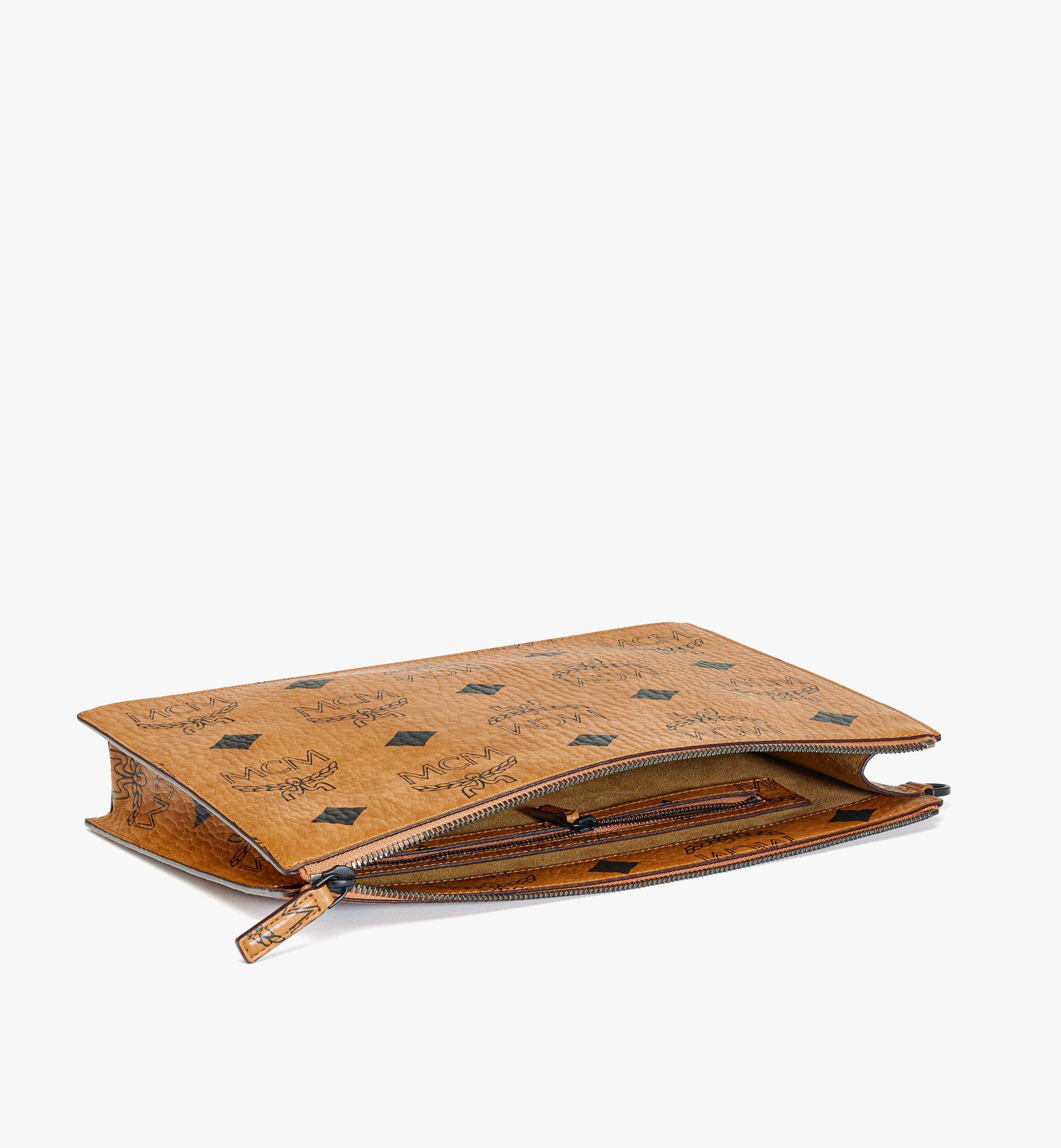MCM Aren Wristlet Zip Pouch in Maxi Visetos Cognac MXZDATA01CO001 ほかの角度から見る 1