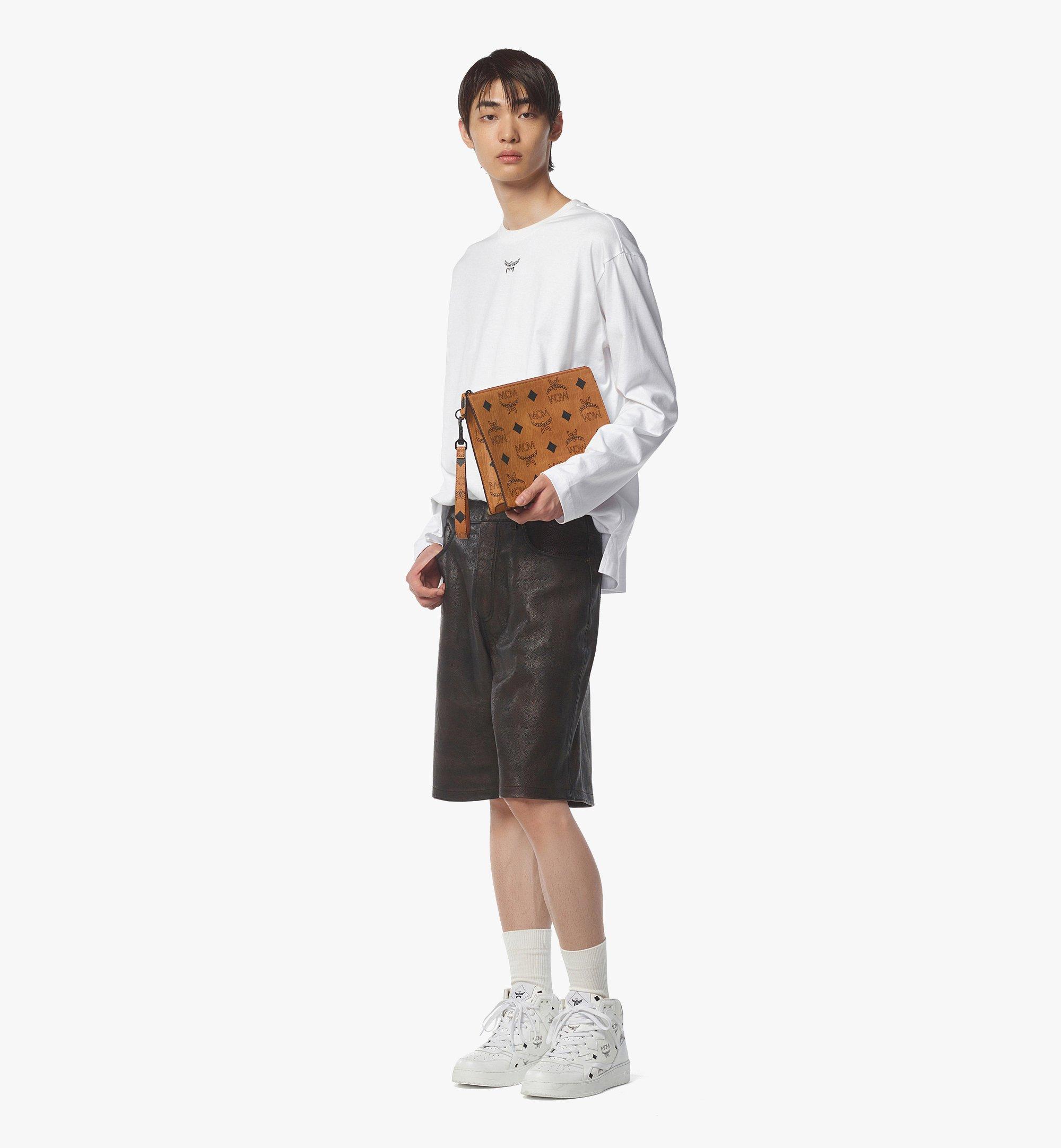 MCM Aren Wristlet Zip Pouch in Maxi Visetos Cognac MXZDATA01CO001 ほかの角度から見る 2