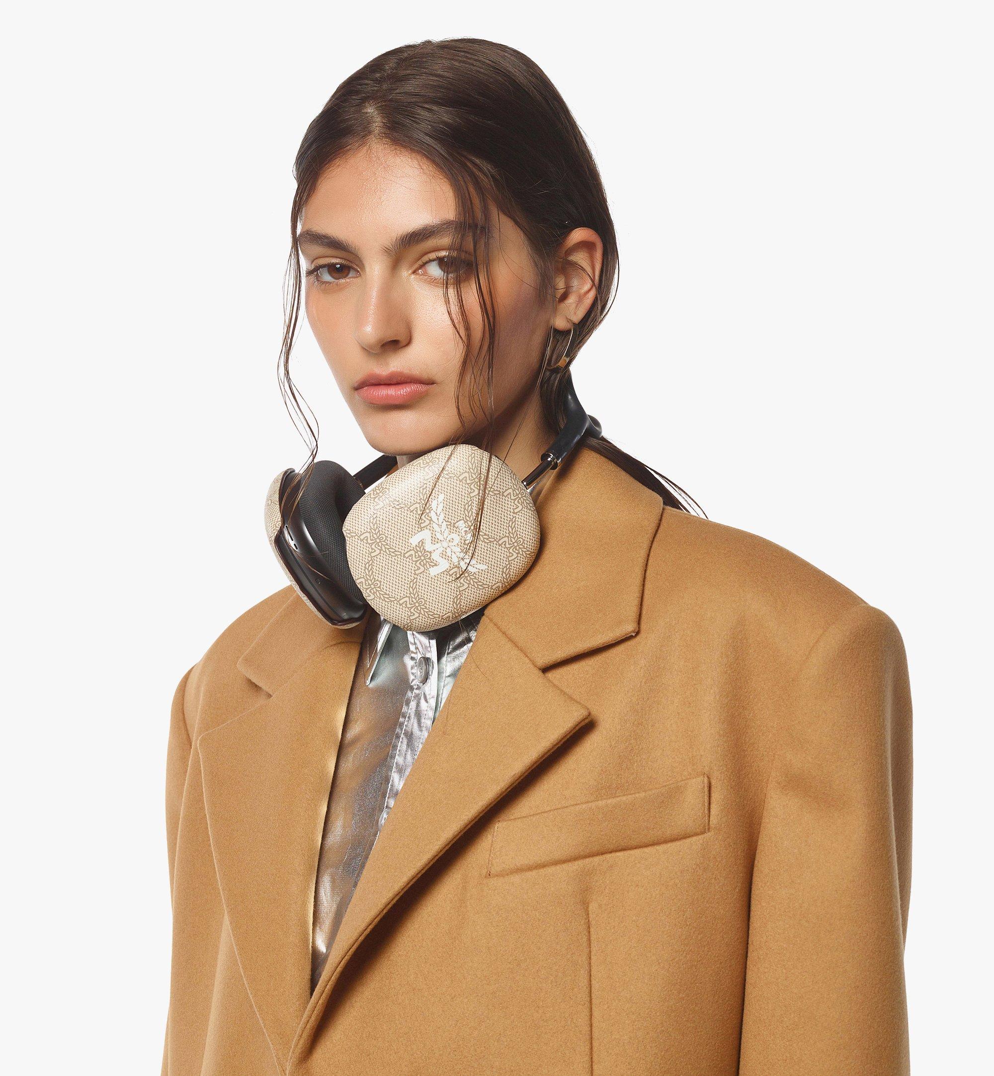 MCM Étui pour AirPods Max en Lauretos Beige MXZEATT05I9001 Plus de photos 5