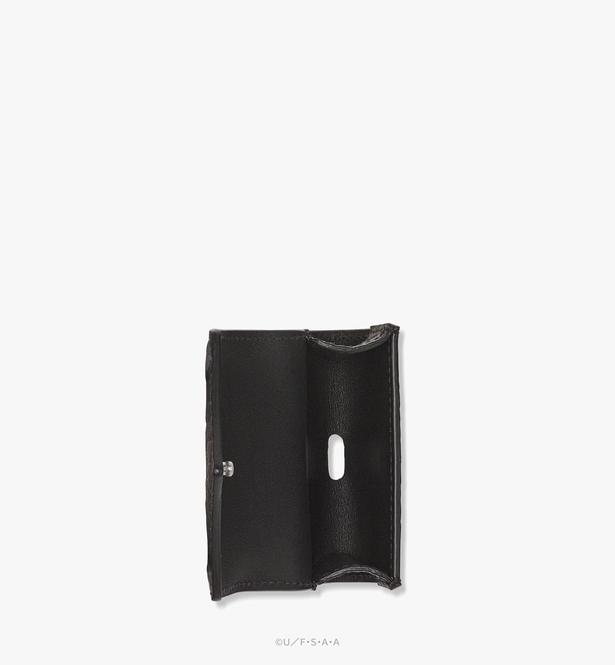 MCM 【MCM×クレヨンしんちゃん】AirPods Pro ケース Black MXZFATA24BK001 ほかの角度から見る 1