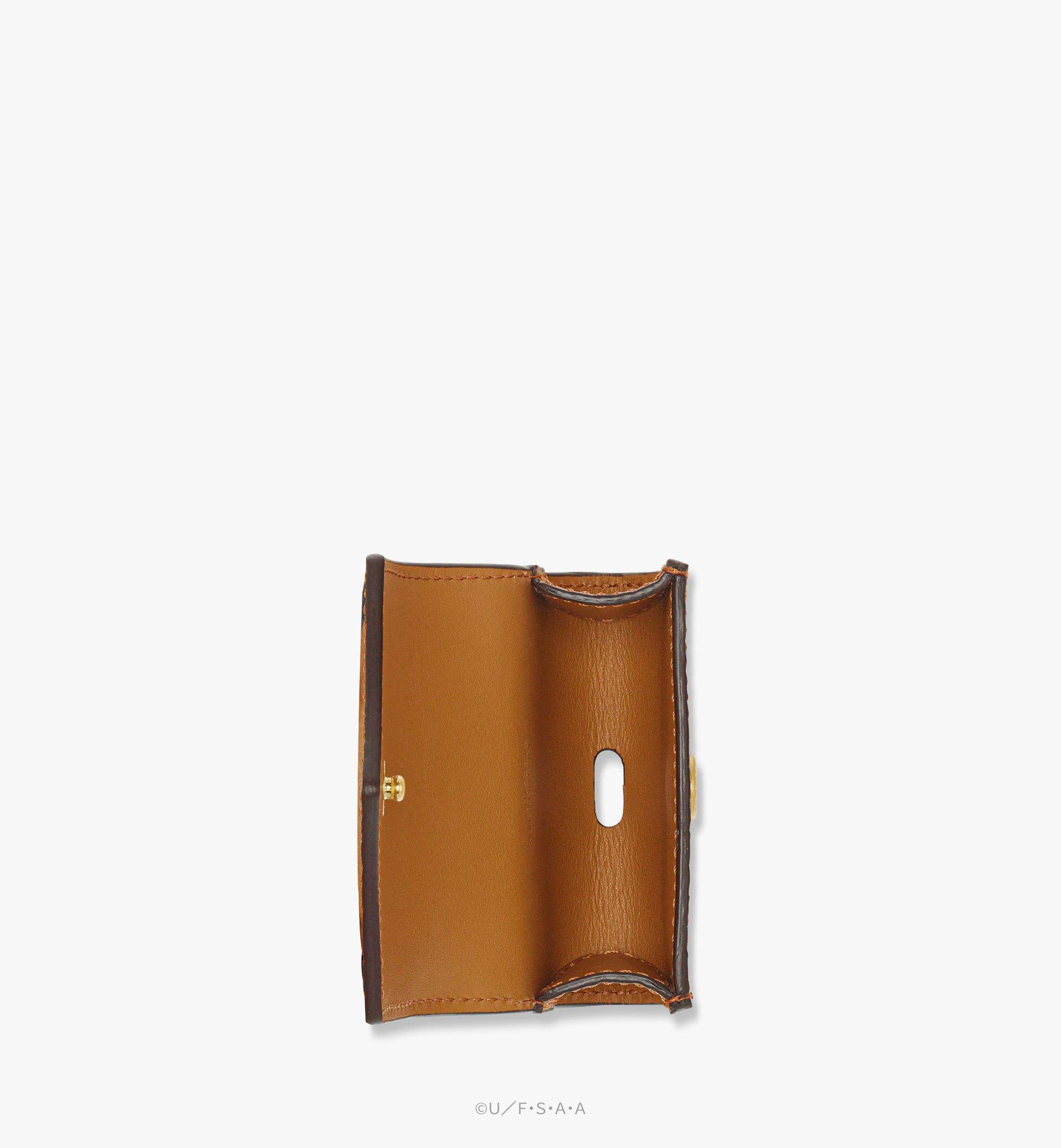 MCM 【MCM×クレヨンしんちゃん】AirPods Pro ケース Cognac MXZFATA25CO001 ほかの角度から見る 1