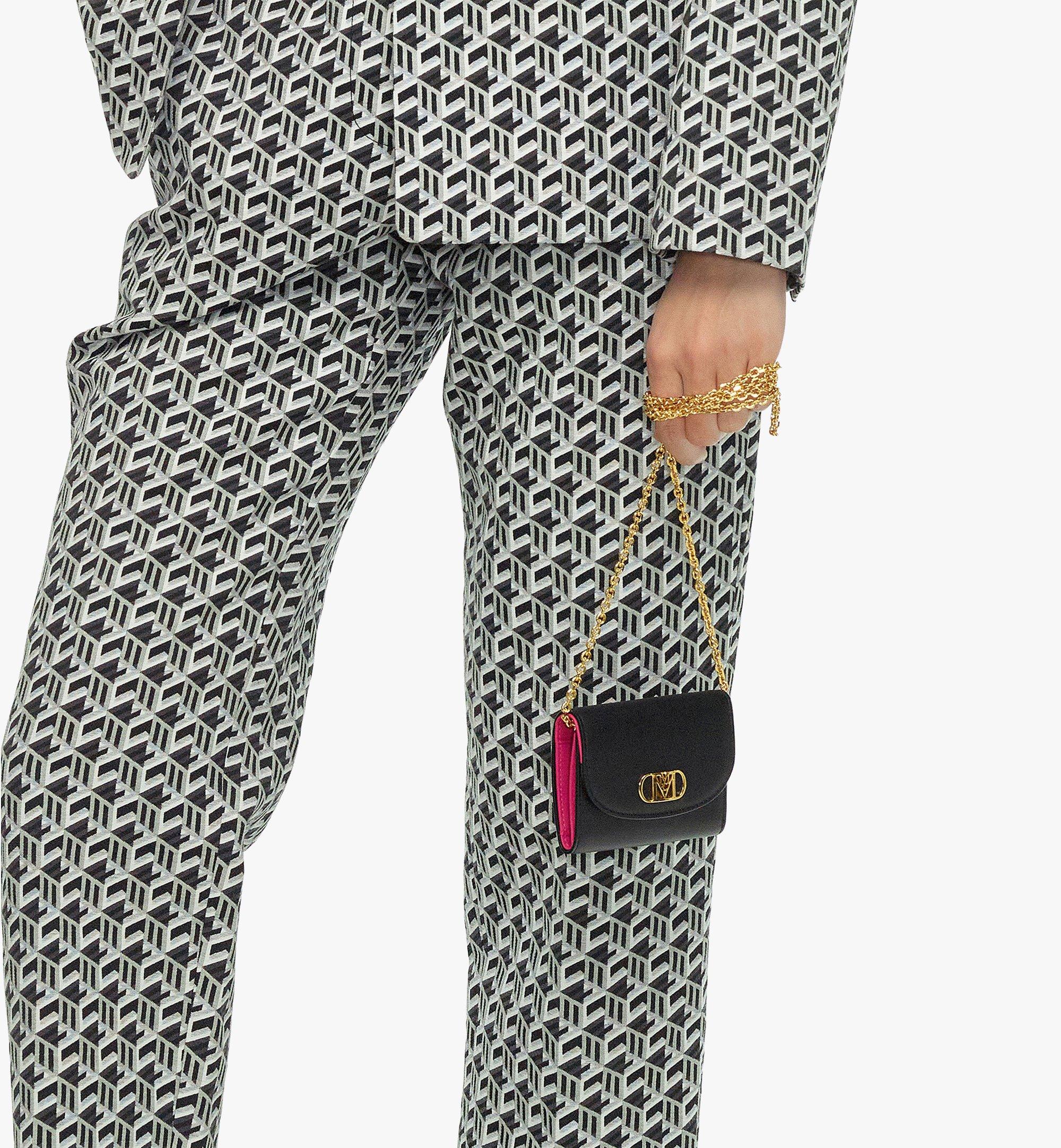 MCM Mode Travia Portemonnaie in Nappa Leather zum Umhängen Black MYLCSLM01BK001 Noch mehr sehen 2