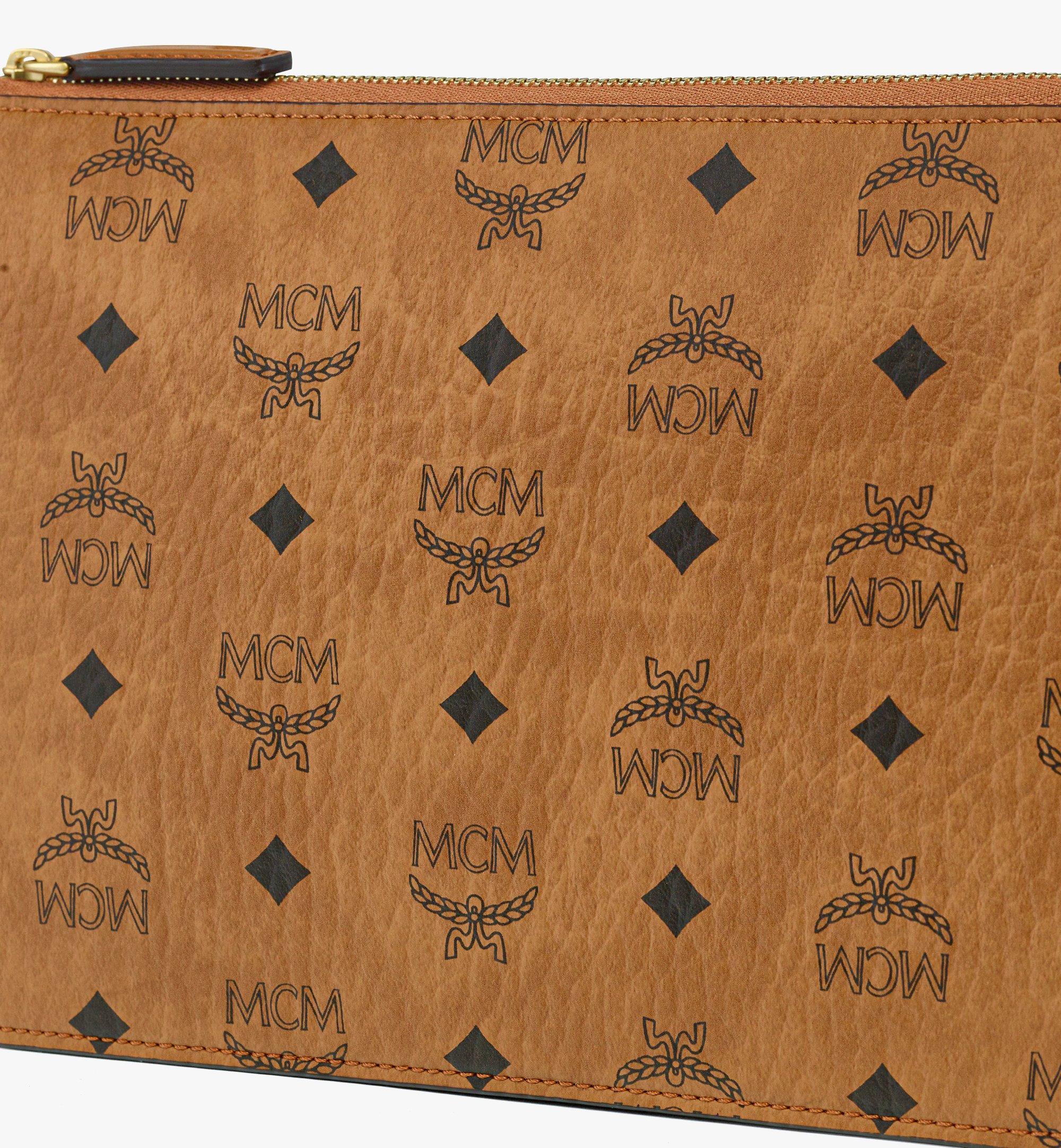 Wristlet Standing Pouch w/ Chain Strap in Visetos