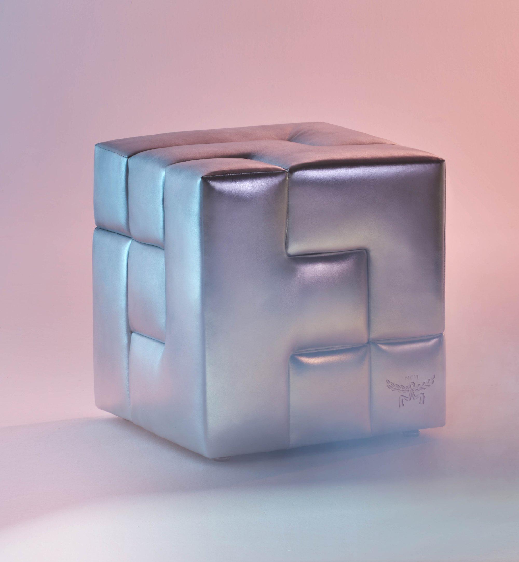 MCM Mind Teaser Silver WEARABLECASA06 Noch mehr sehen 1