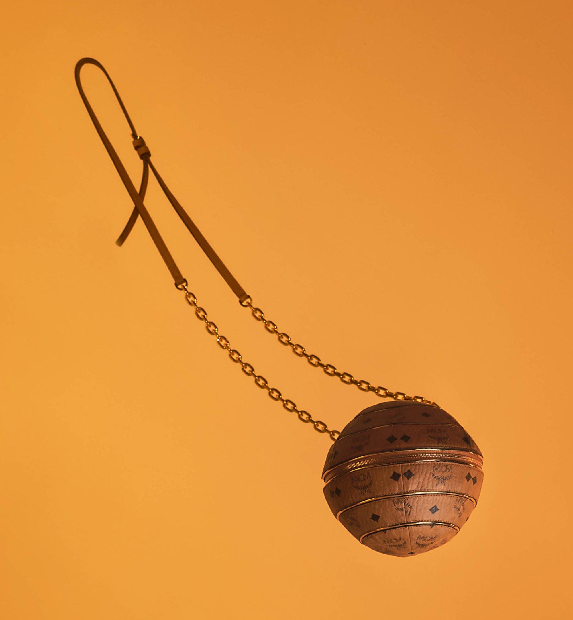 MCM Space Cabinet Series Cognac WEARABLECASA13 Noch mehr sehen 1