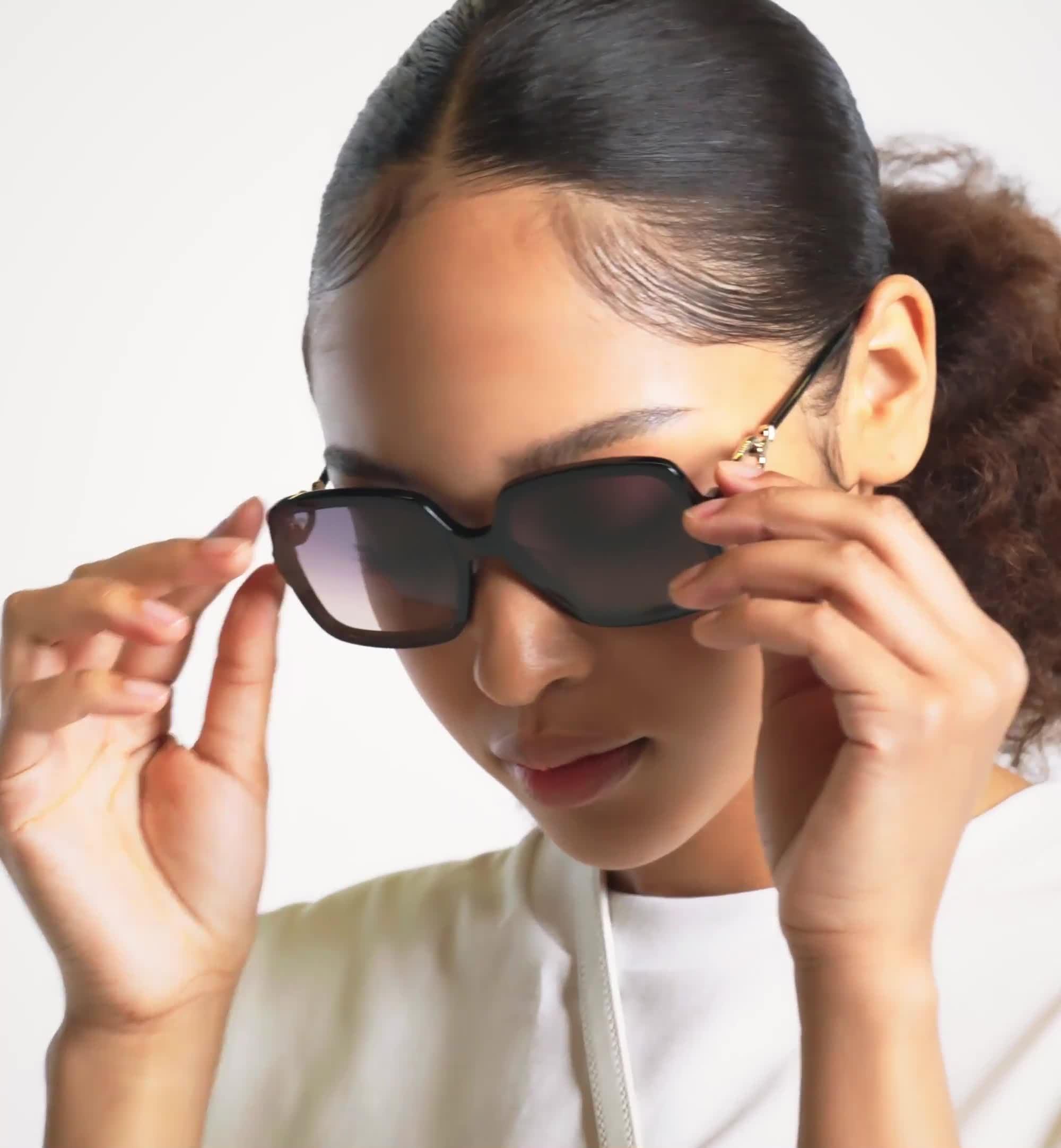 One Size MCM729S Square Chain Sunglasses Black | MCM ®SG