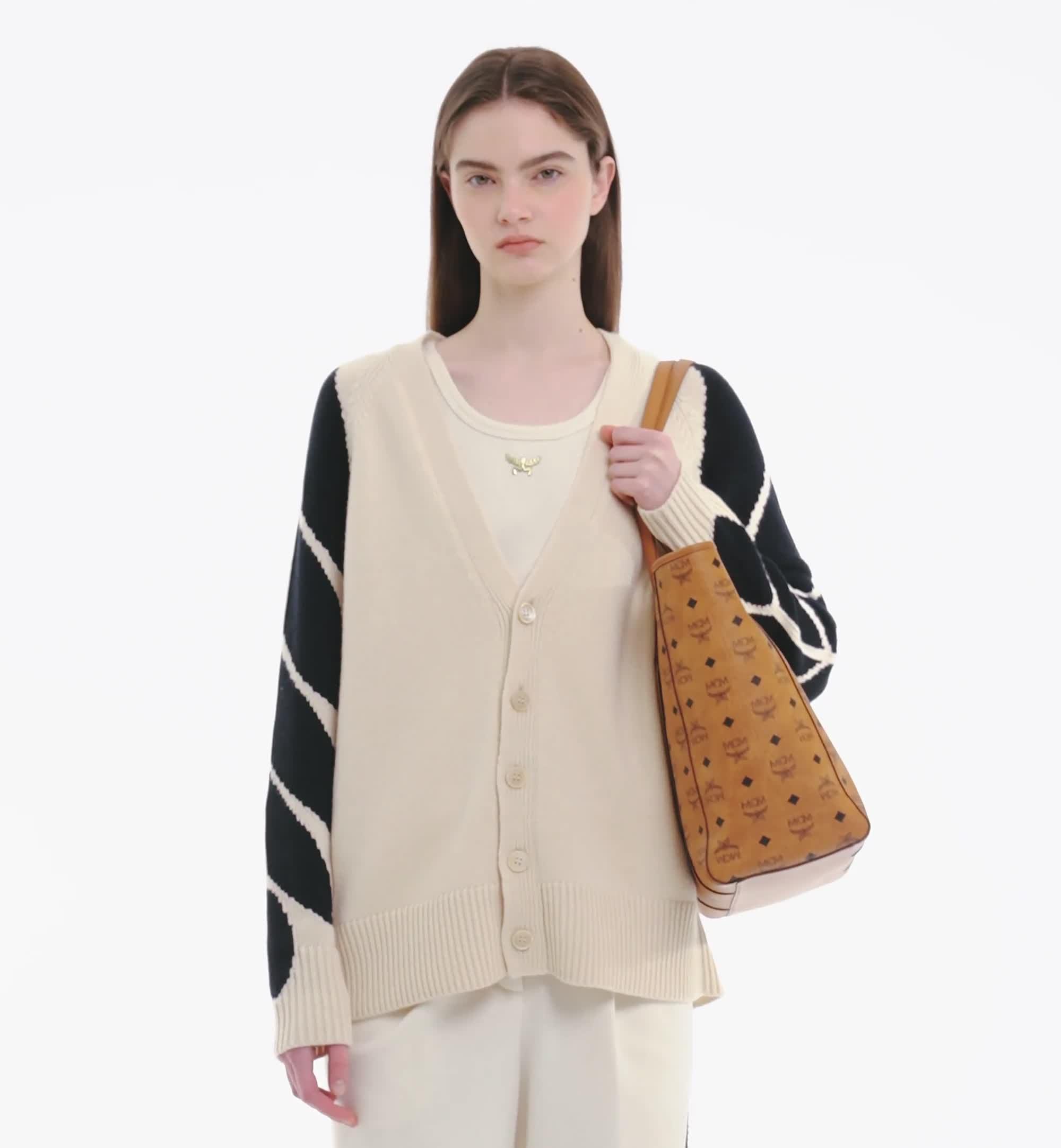 Medium Toni Top-Zip Shopper in Visetos Cognac | MCM ®US Medium Toni Top-Zip Shopper in Visetos Cognac | MCM ®US