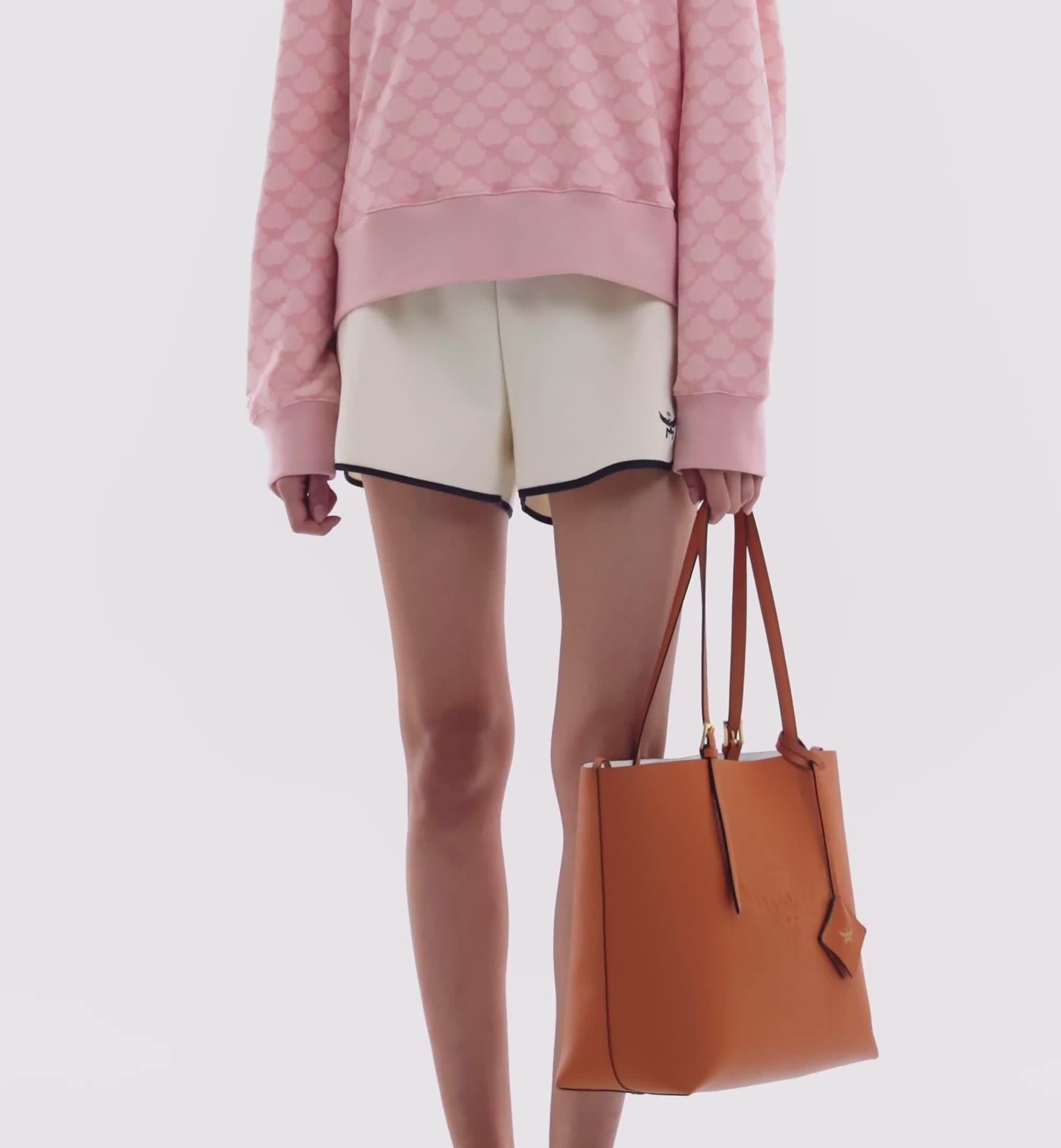 送料関税込♡MCM エコレザー HIMMEL トートバッグ Medium Himmel Shopper in Embossed Logo Leather Cognac | MCM ®US